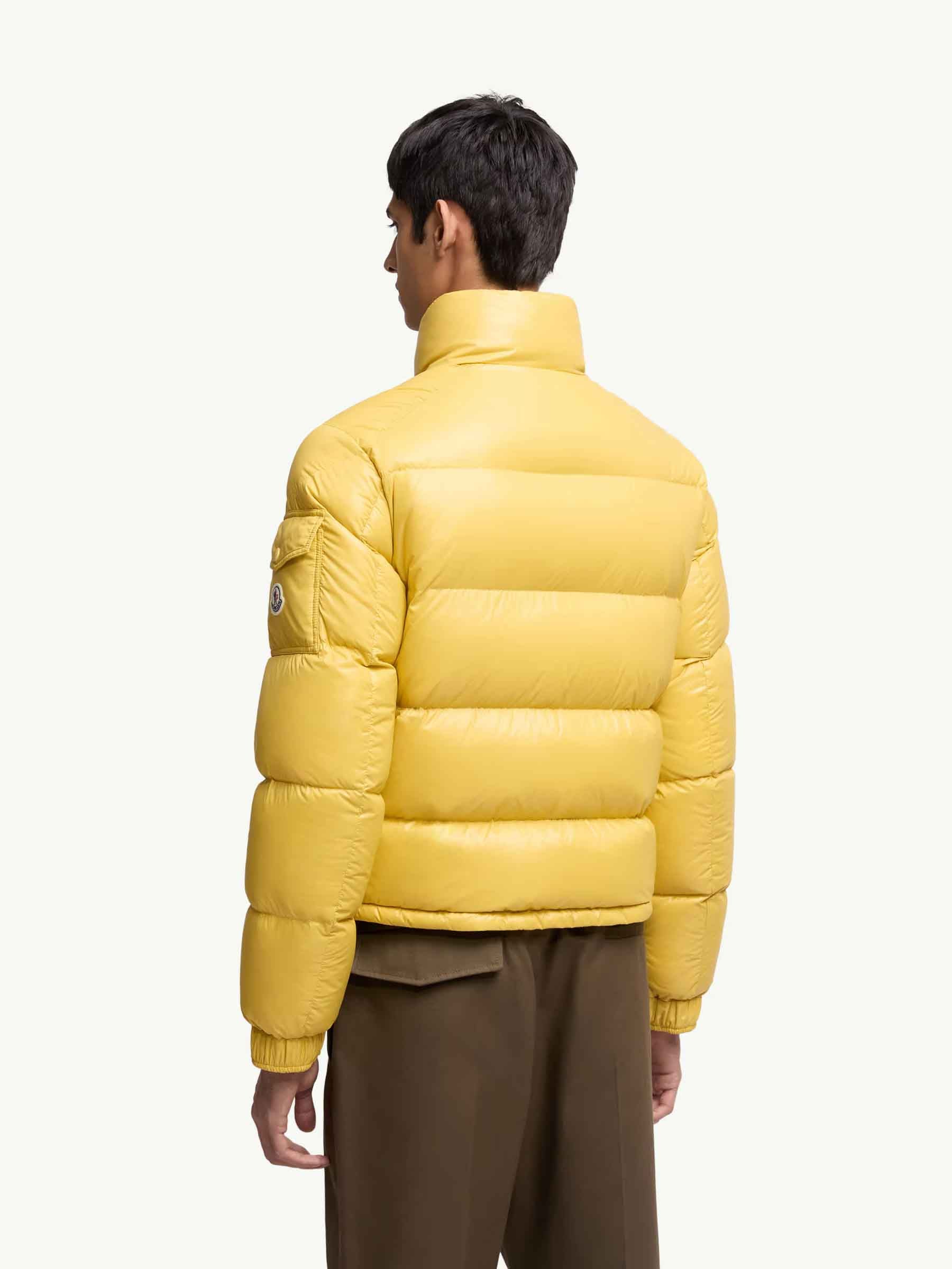 Оригінальна Short Down Jacket Levitha Moncler – детальний вид