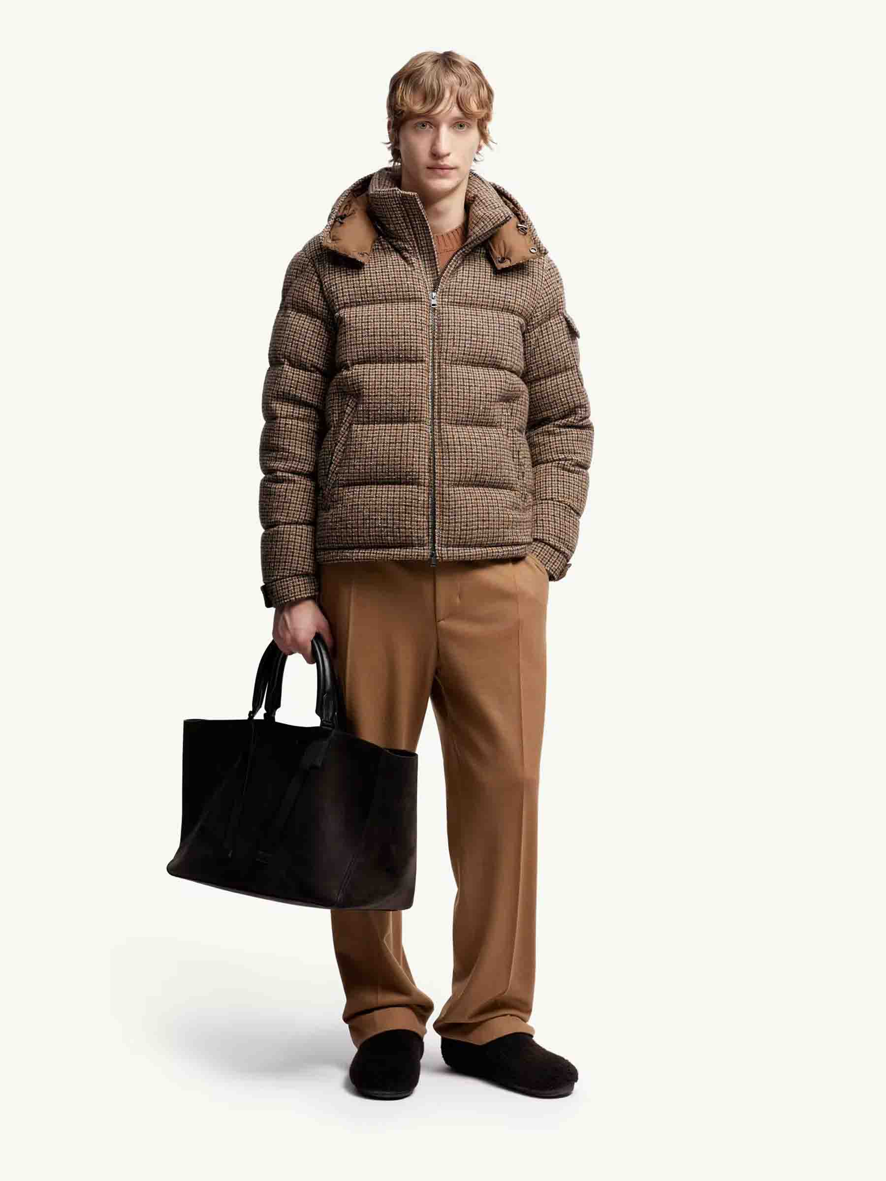 Оригінальна Short Puffer Montgenevre Moncler – вид ззаду