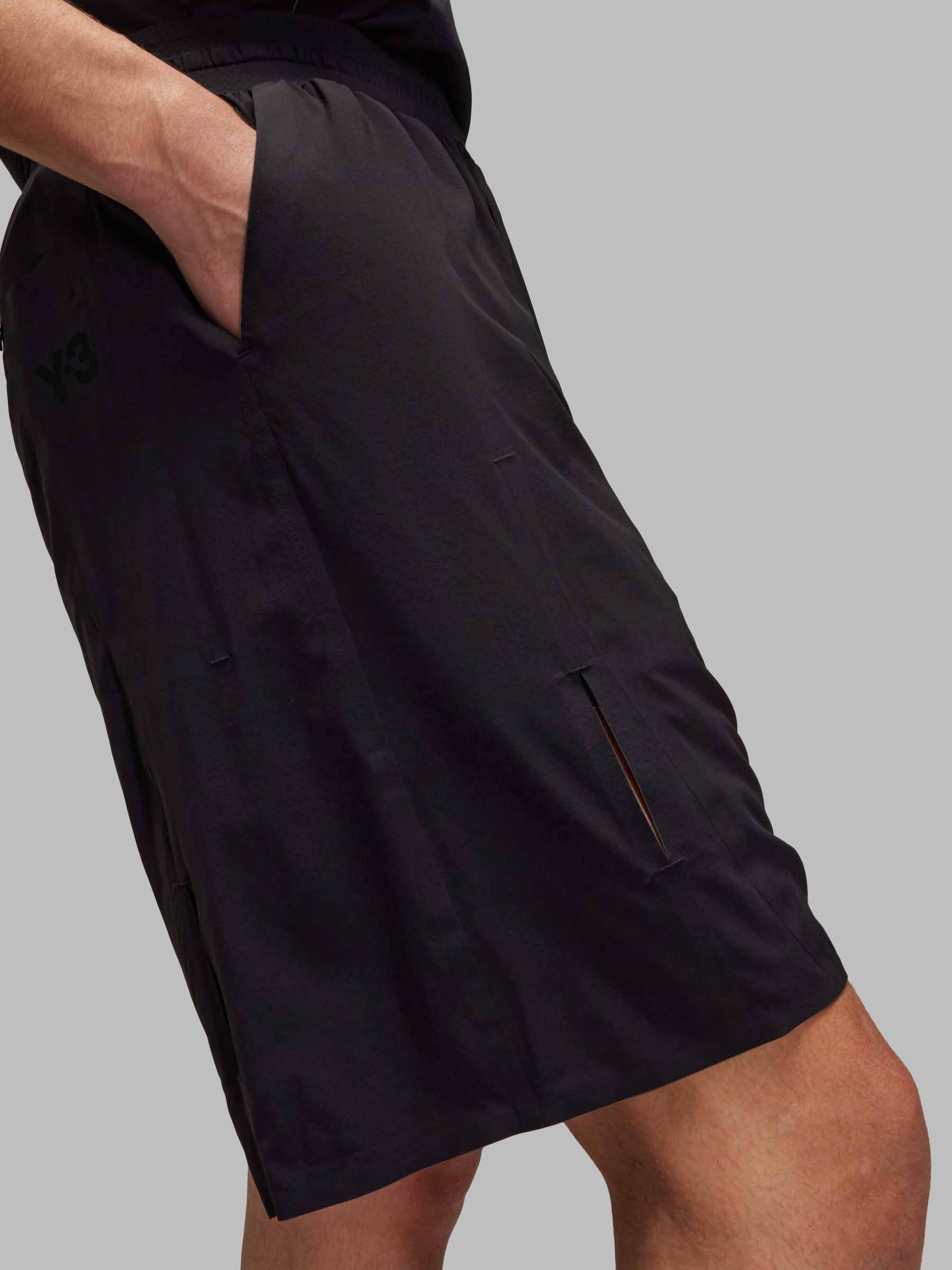 Оригінальна Y-3 Ultralight Woven Bermuda Shorts Adidas – збільшений вид