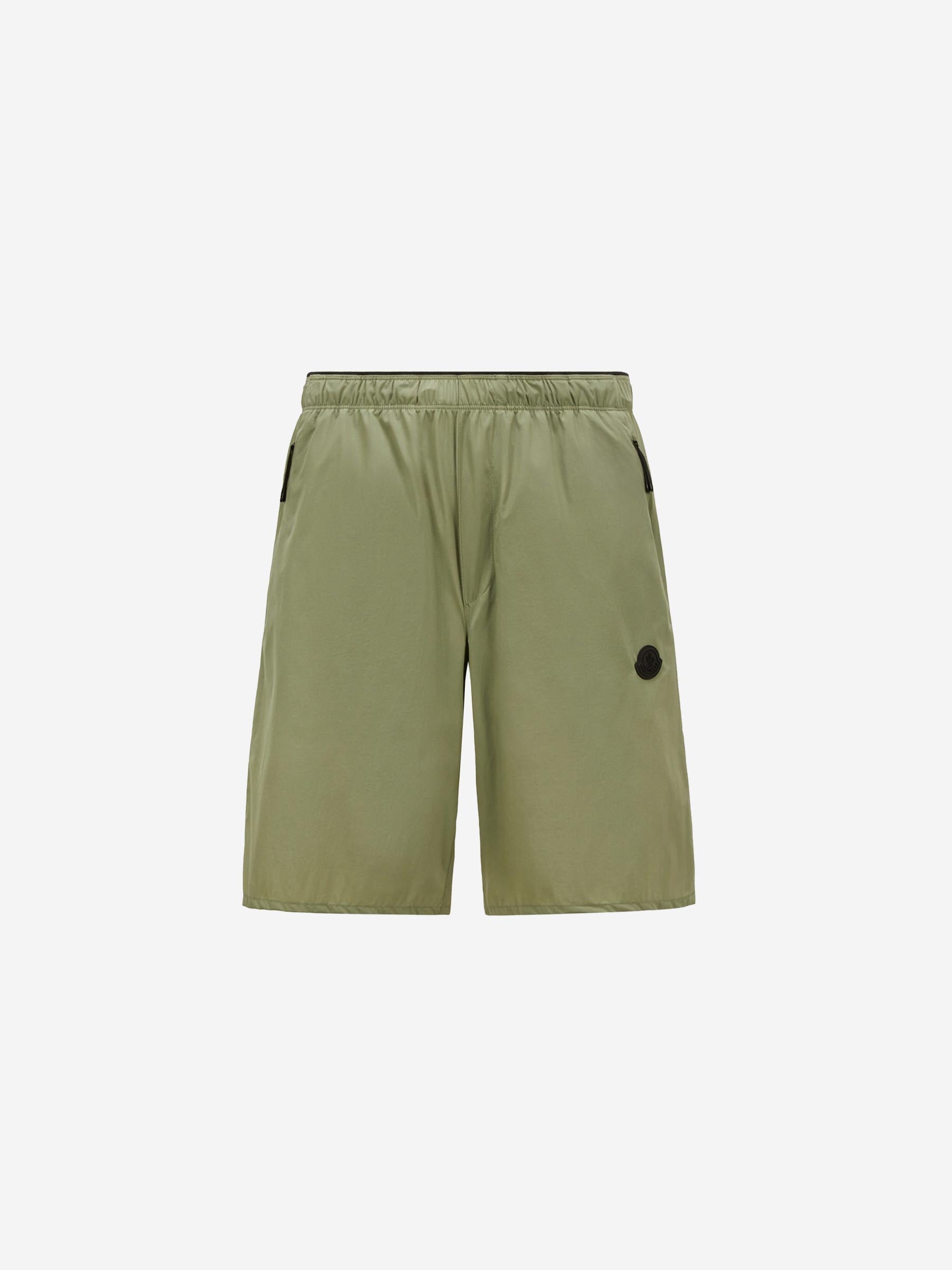 Bermuda Patch Logo Moncler оригінал – Купити в Україні – боковий вид