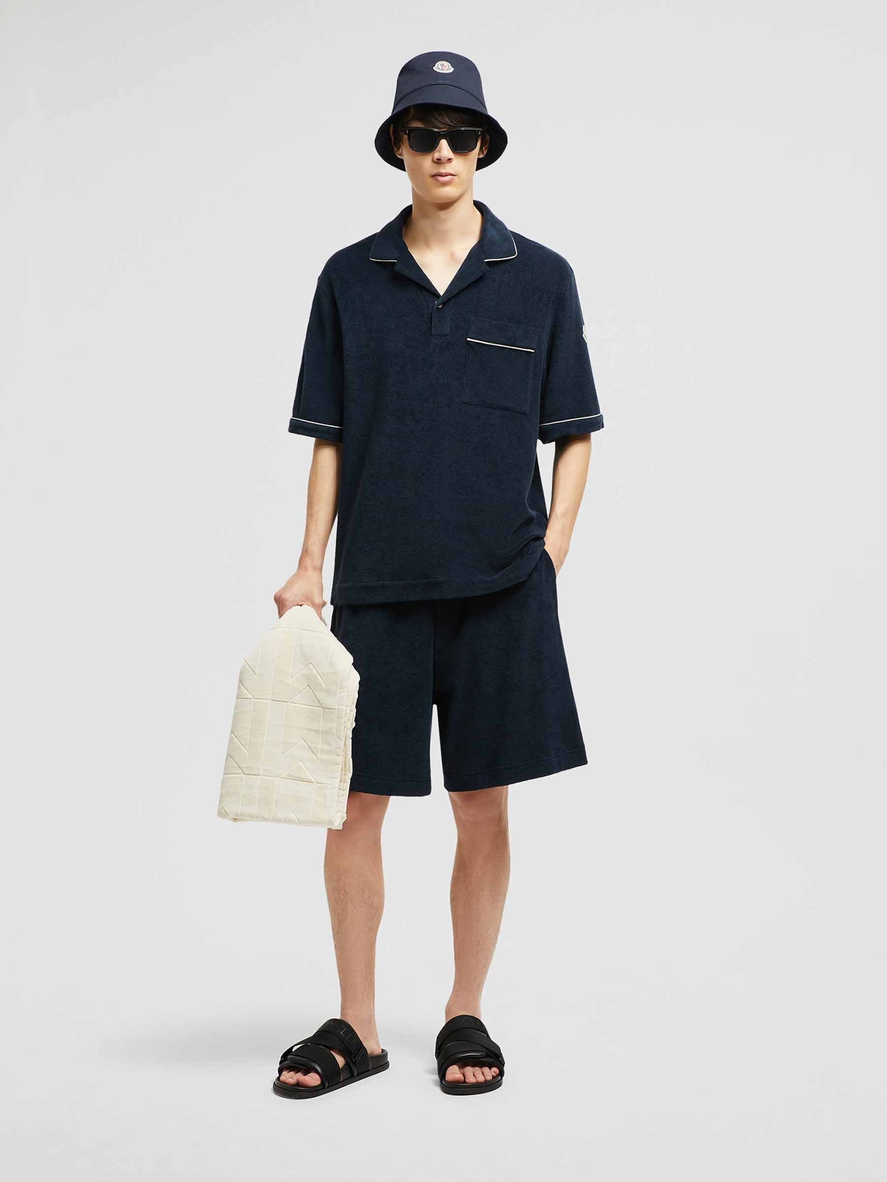 Оригінальна Terry Pocket Bermuda Shorts Moncler – вид ззаду - MONCLER