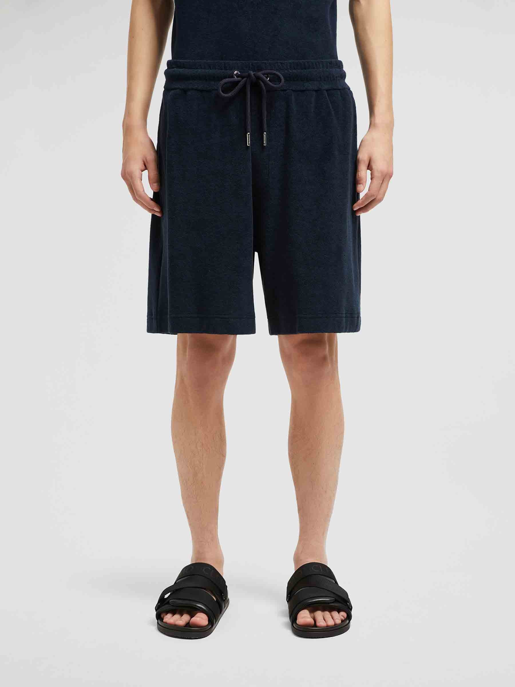 Оригінальна Terry Pocket Bermuda Shorts Moncler – детальний вид - MONCLER