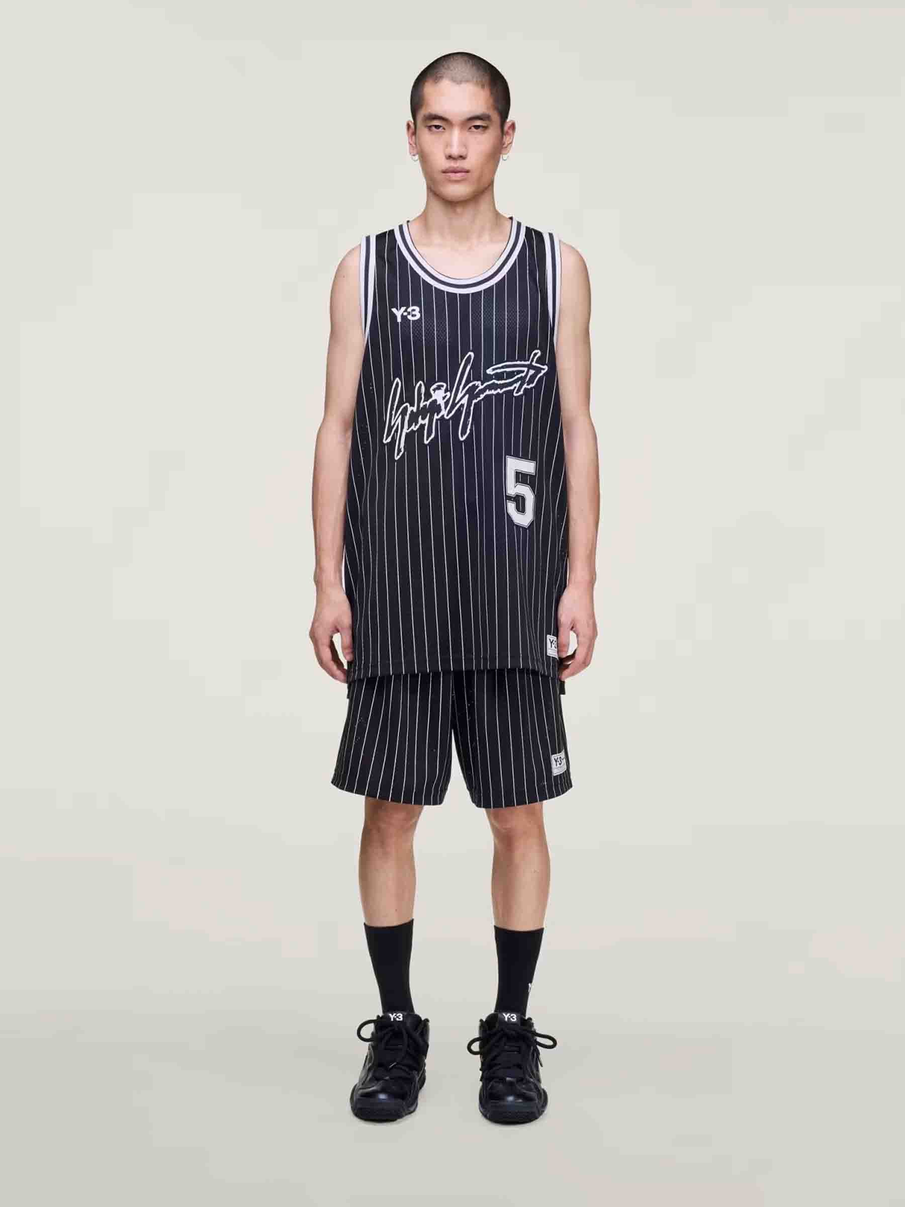 Striped Bermuda Shorts Adidas оригінал – Купити в Україні – вид ззаду