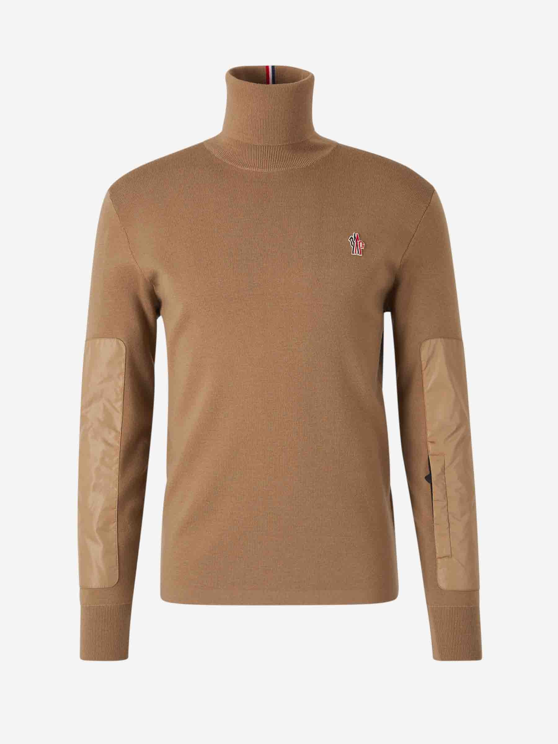 Оригінальна Turtleneck Sweater Moncler – боковий вид - MONCLER