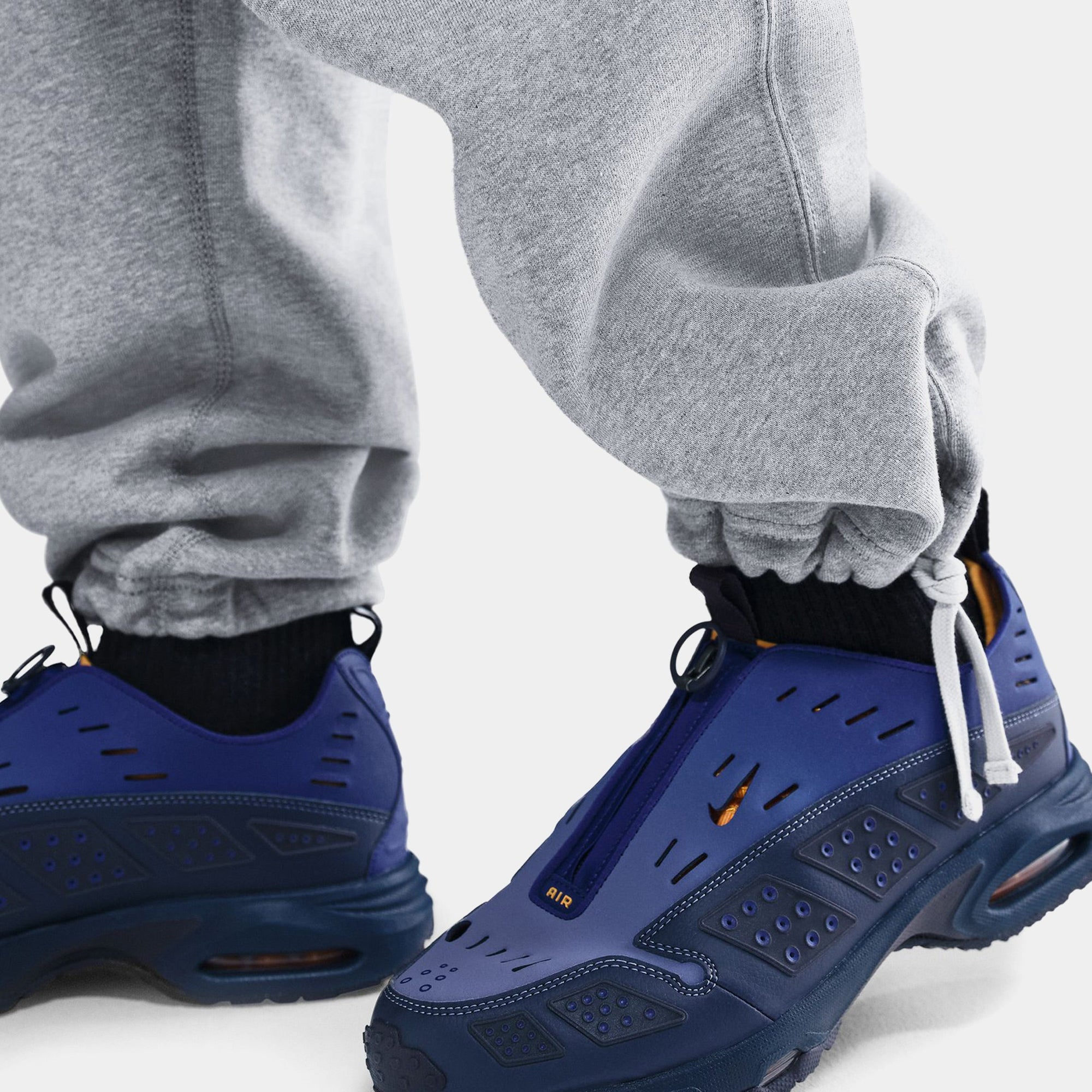 Solo Swoosh Open Hem Trousers Mens Pants Nike оригінал – Купити в Україні – збільшений вид