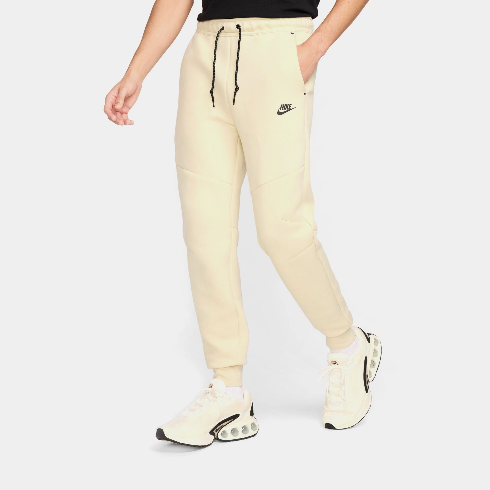 Оригінальна Tech Fleece Jogger Mens Pants Nike – боковий вид