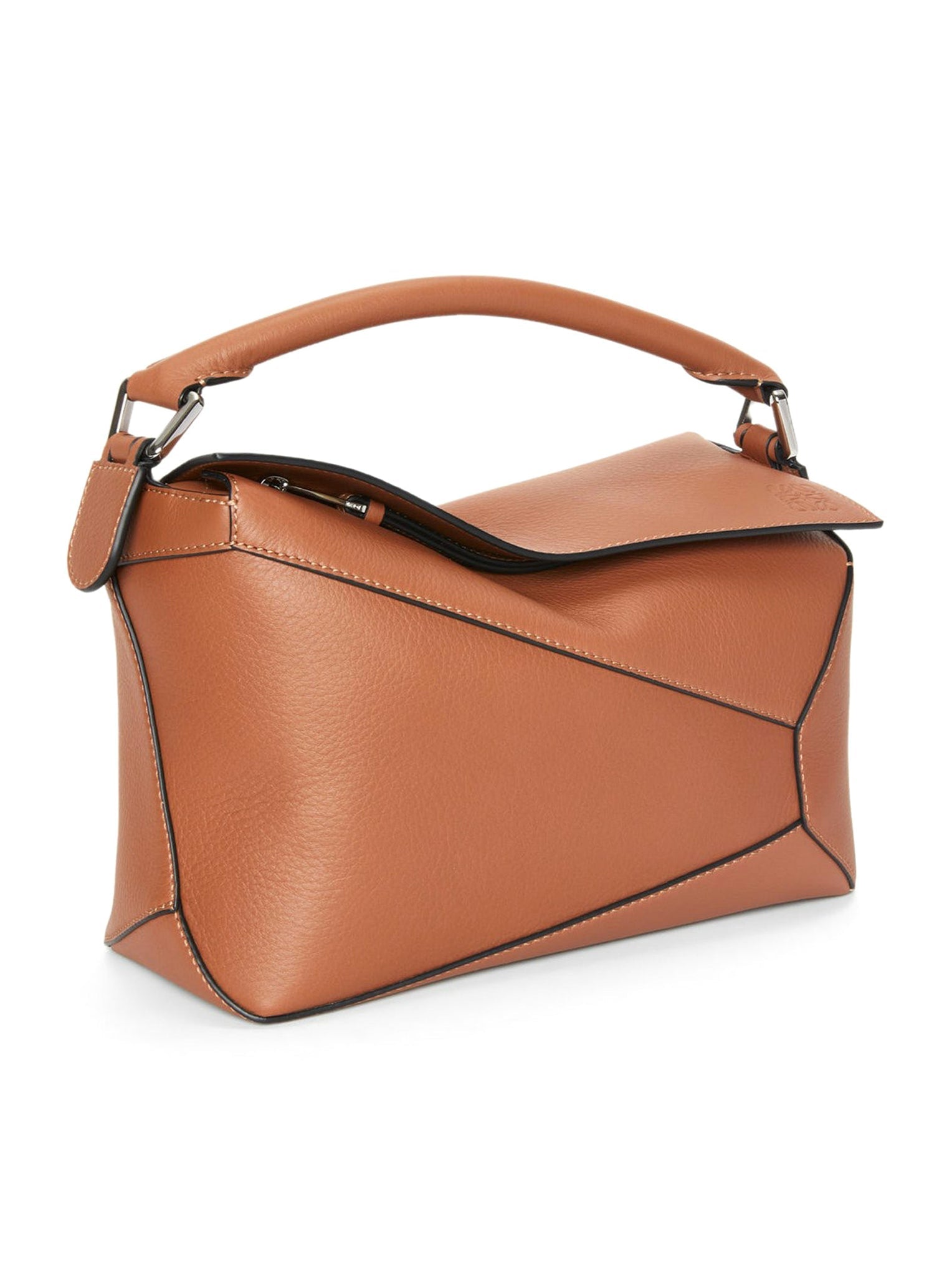 Оригінальна Classic Calfskin Puzzle Bag Loewe – вид ззаду