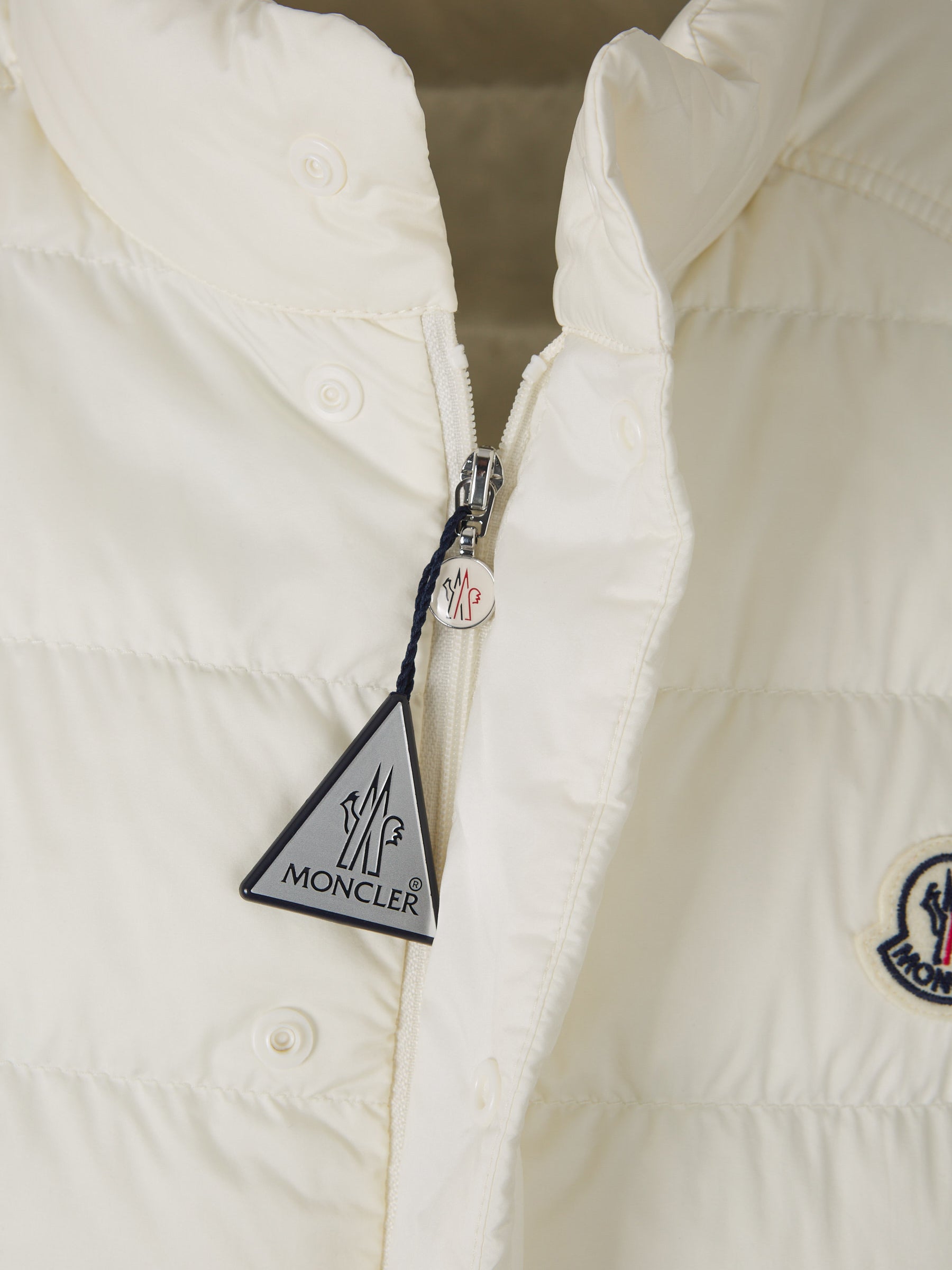 Barthe Quilted Vest Moncler – Гарантія оригінальності – детальний вид