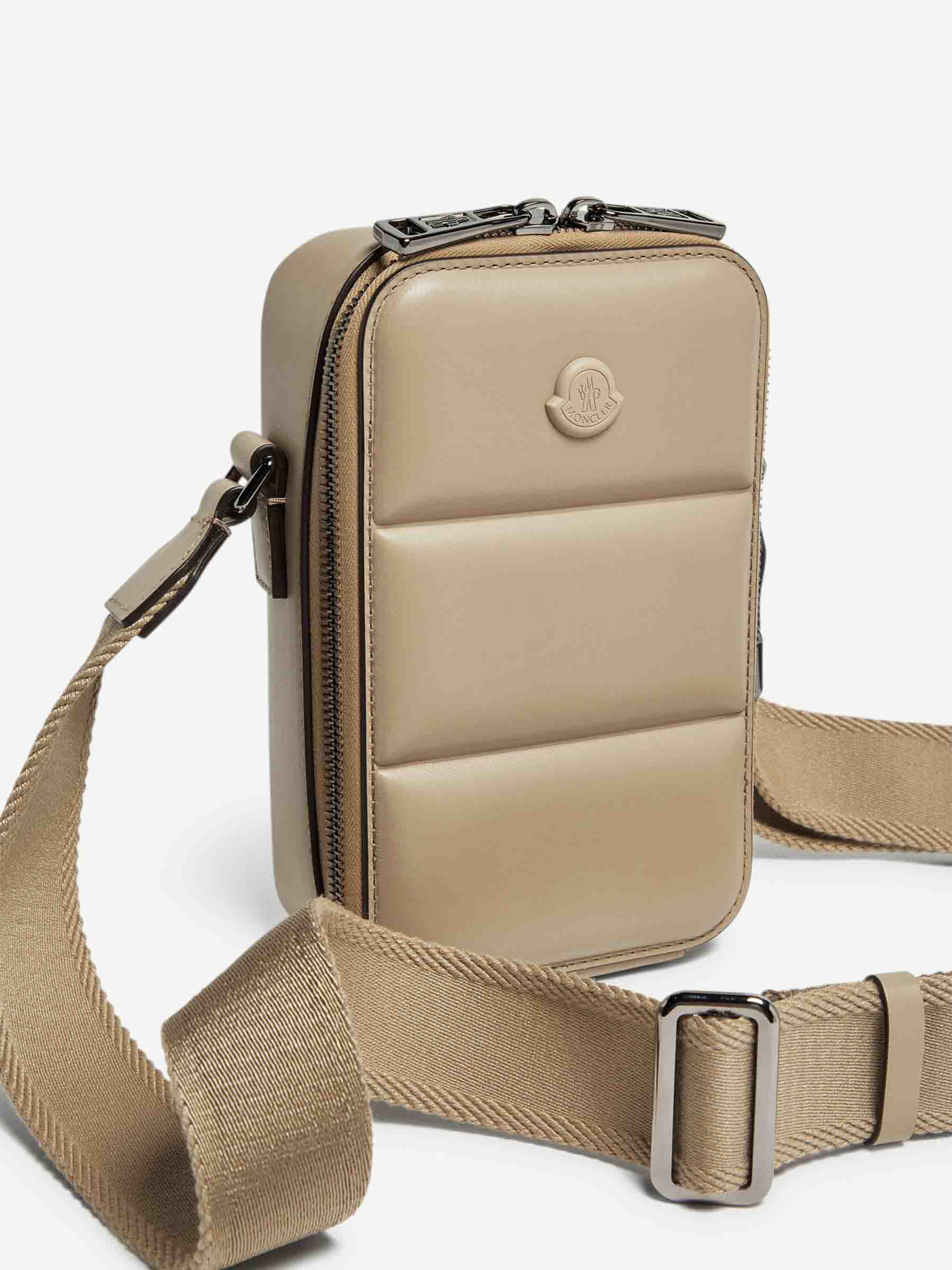 Logo Shoulder Bag Moncler – Гарантія оригінальності – детальний вид - MONCLER