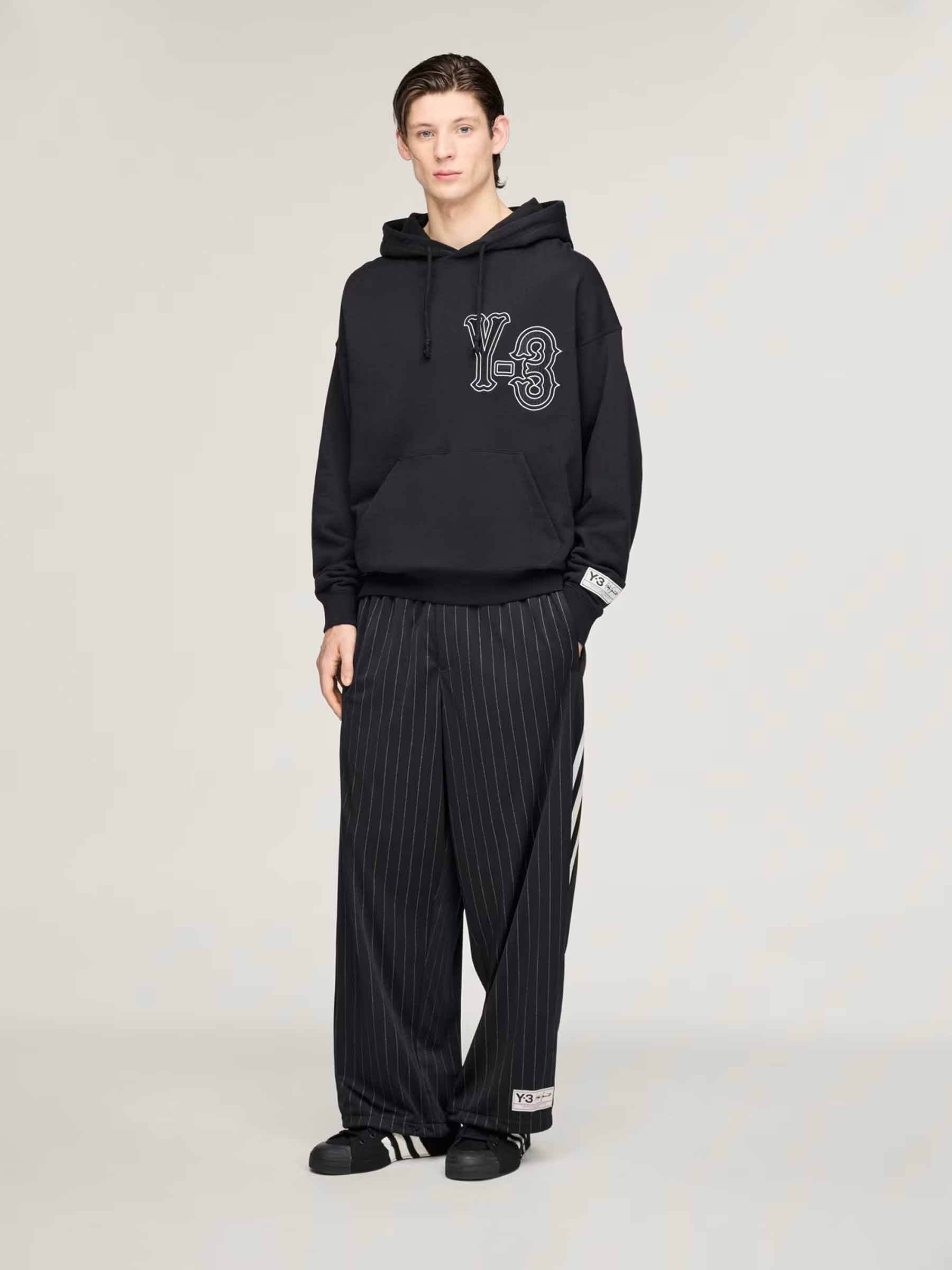 Оригінальна Logo Hoodie Adidas – вид ззаду