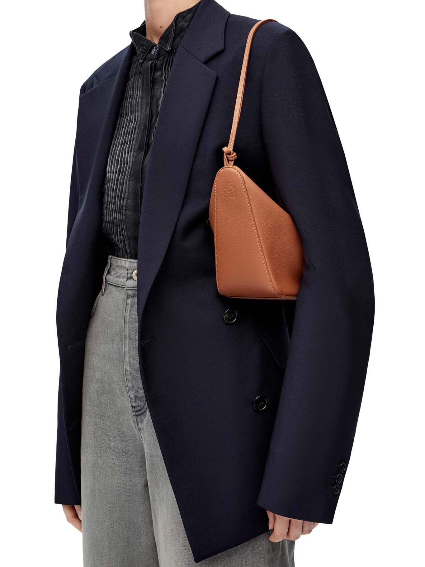 Classic Calfskin Mini Hammock Hobo Bag Loewe – Гарантія оригінальності – збільшений вид