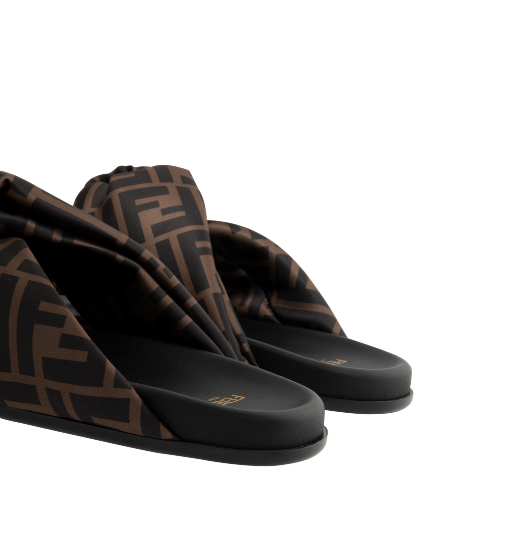 Feel Knot Slide Fendi – Гарантія оригінальності – детальний вид