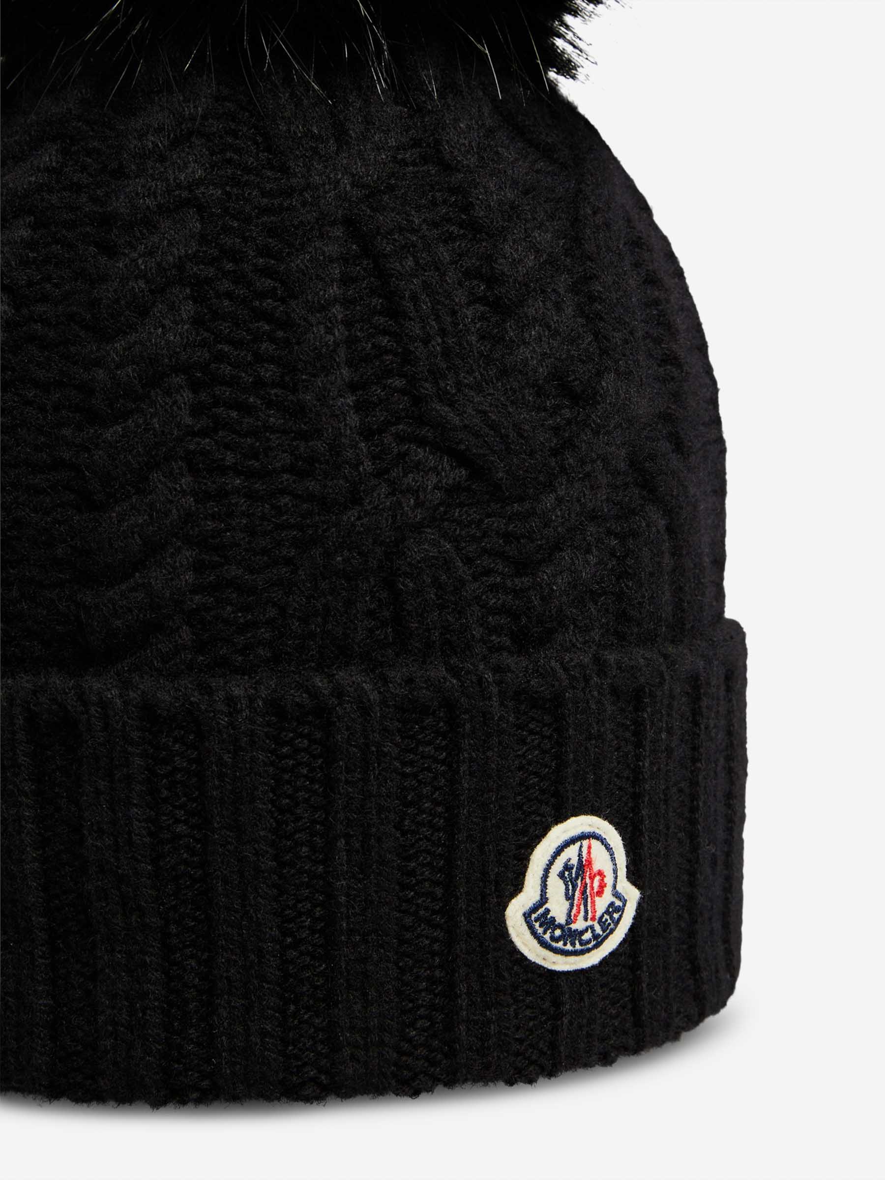 Wool Logo Beanie Moncler – Гарантія оригінальності – детальний вид - MONCLER