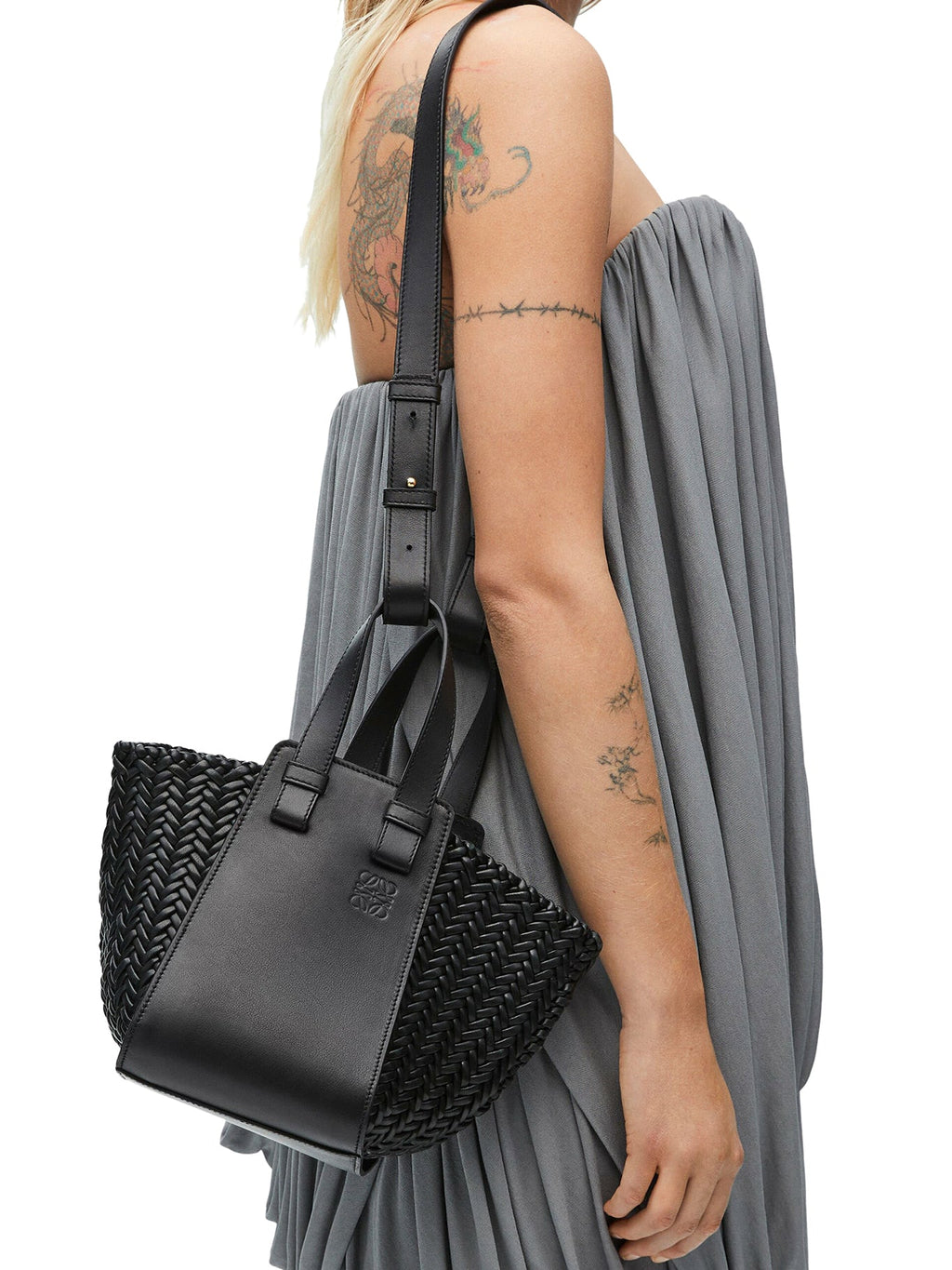 Compact Hammock Bag In Calfskin Loewe – Гарантія оригінальності – вид ззаду