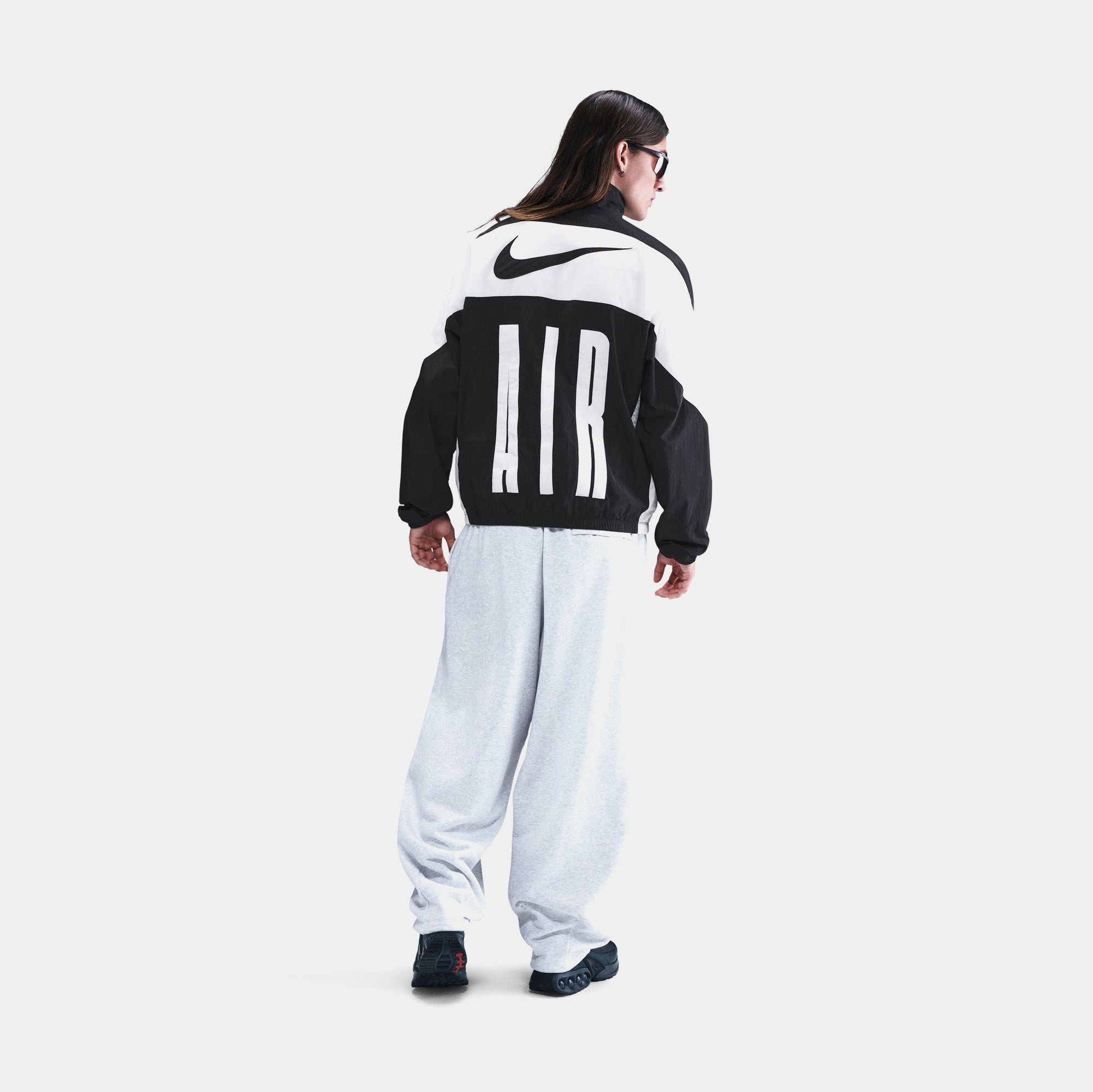 Nsw Air Woven Track Mens Jacket Nike оригінал – Купити в Україні – вид ззаду - NIKE