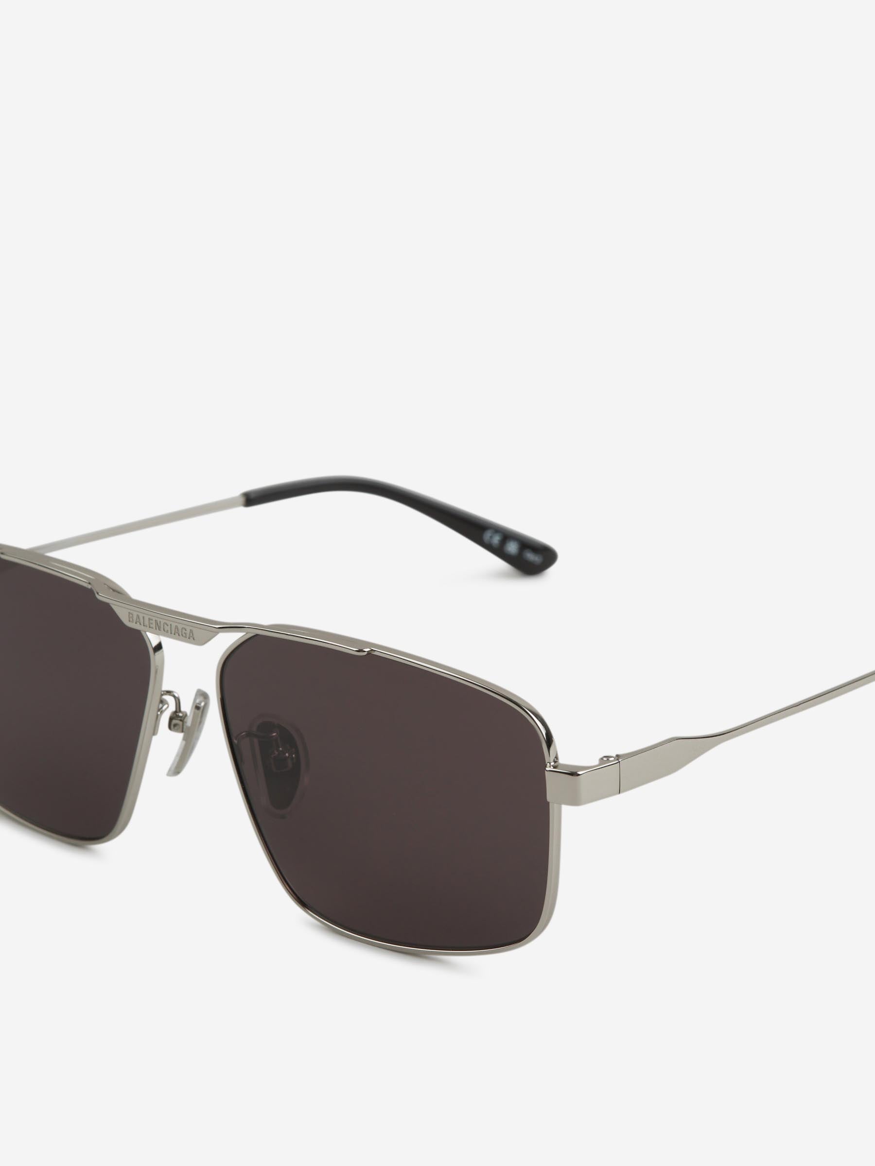 Оригінальна Tag 2.0 Navigator Sunglasses Balenciaga – детальний вид