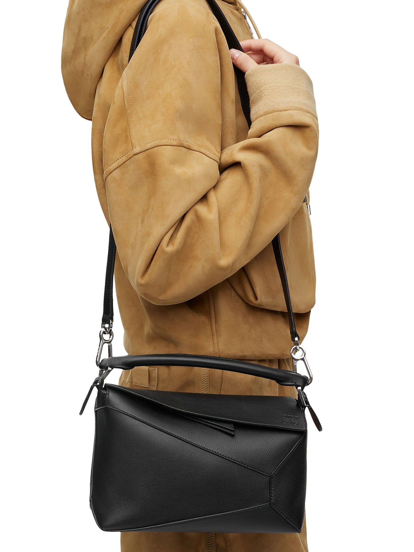 Оригінальна Classic Calfskin Puzzle Bag Loewe – детальний вид
