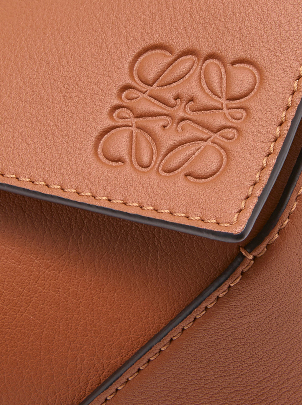 Loewe Bags оригінал | Швидка доставка Україна – вид ззаду