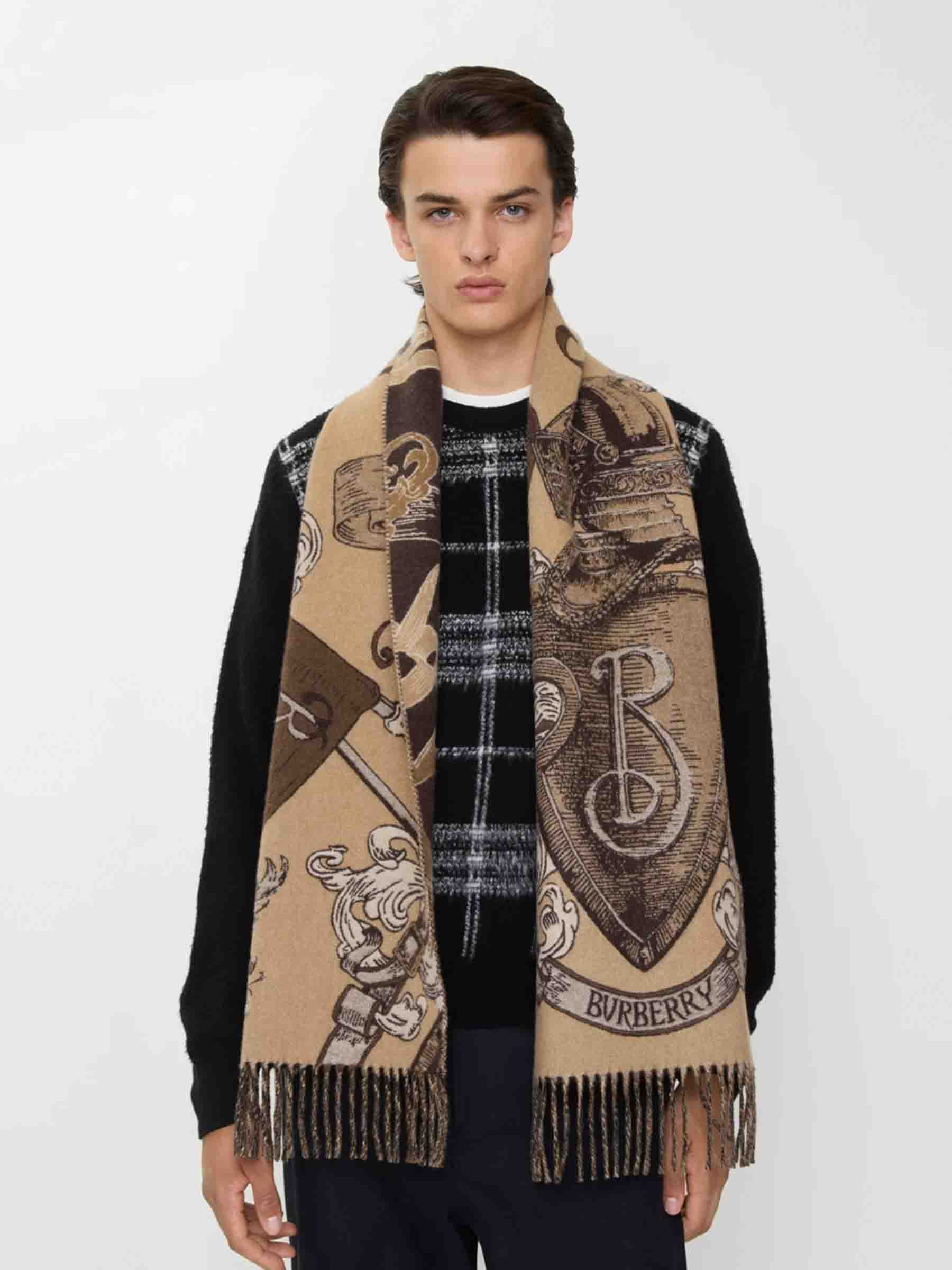 Burberry Accessories оригінал | Швидка доставка Україна – вид ззаду