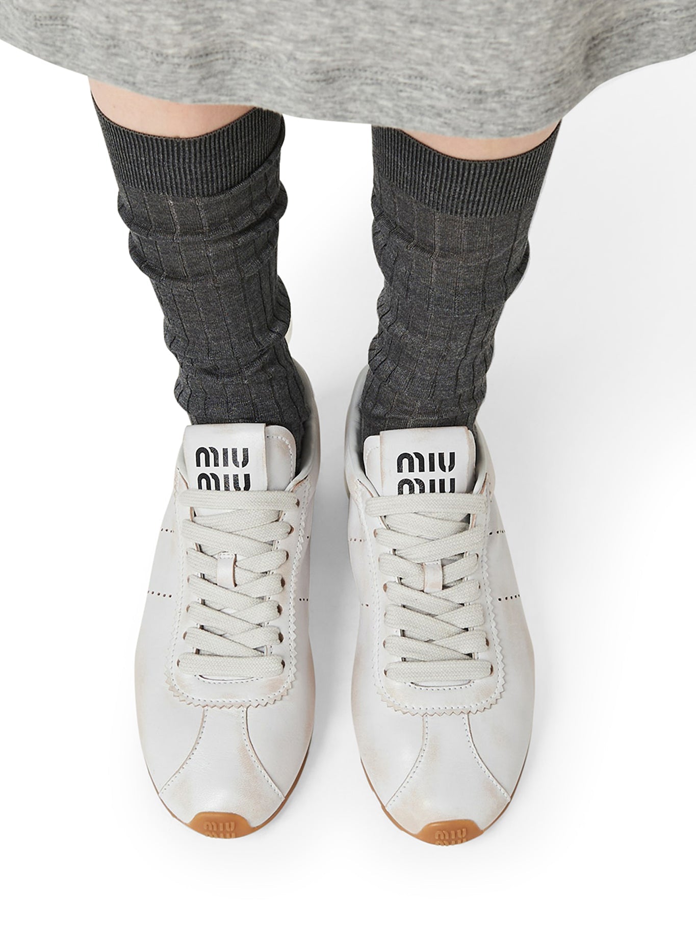 Оригінальна Plume Sneakers In Bleached Nappa Miu miu – вид ззаду