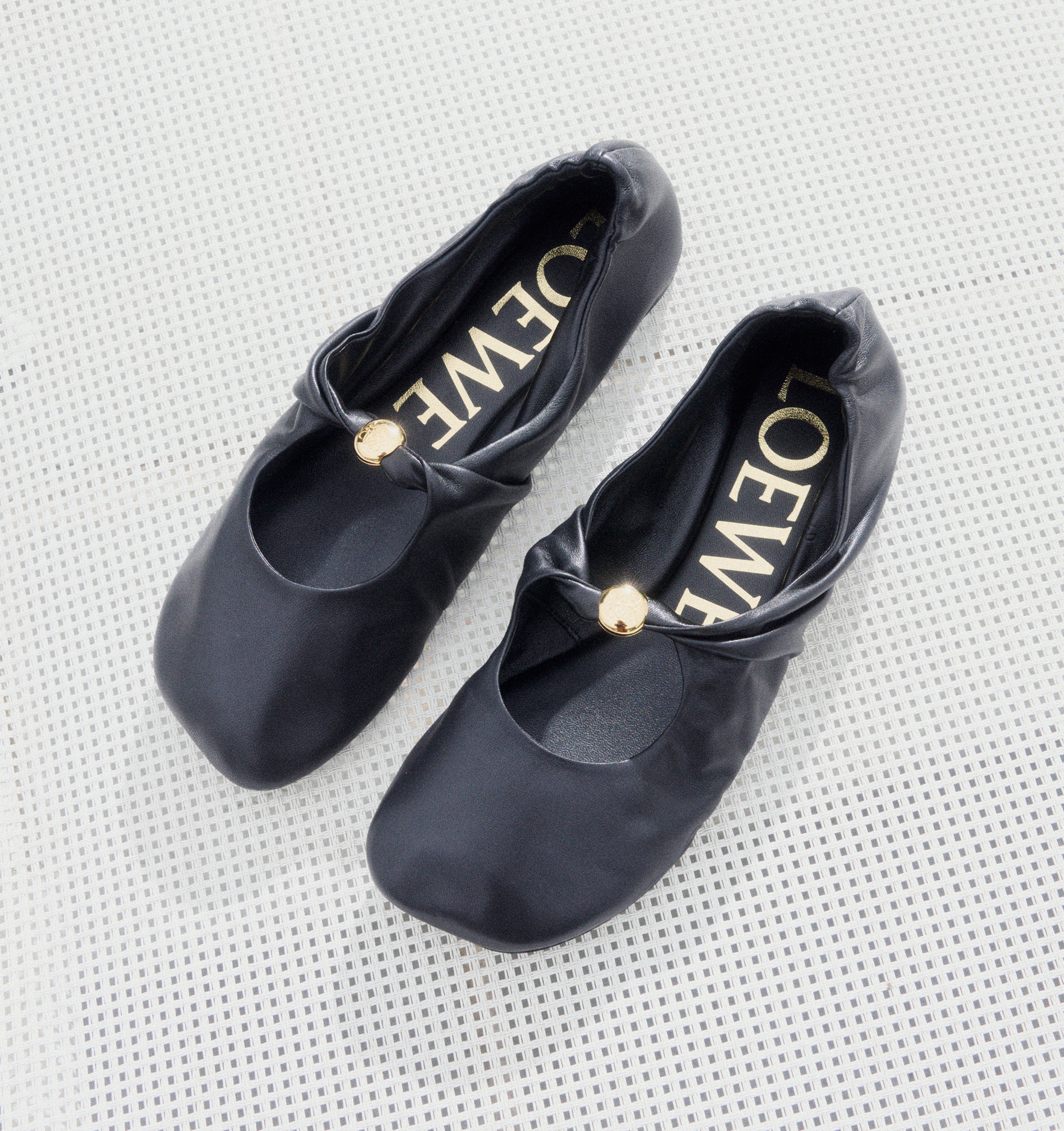 Оригінальна Pebble Soft Ballerina Flat Loewe – вид ззаду