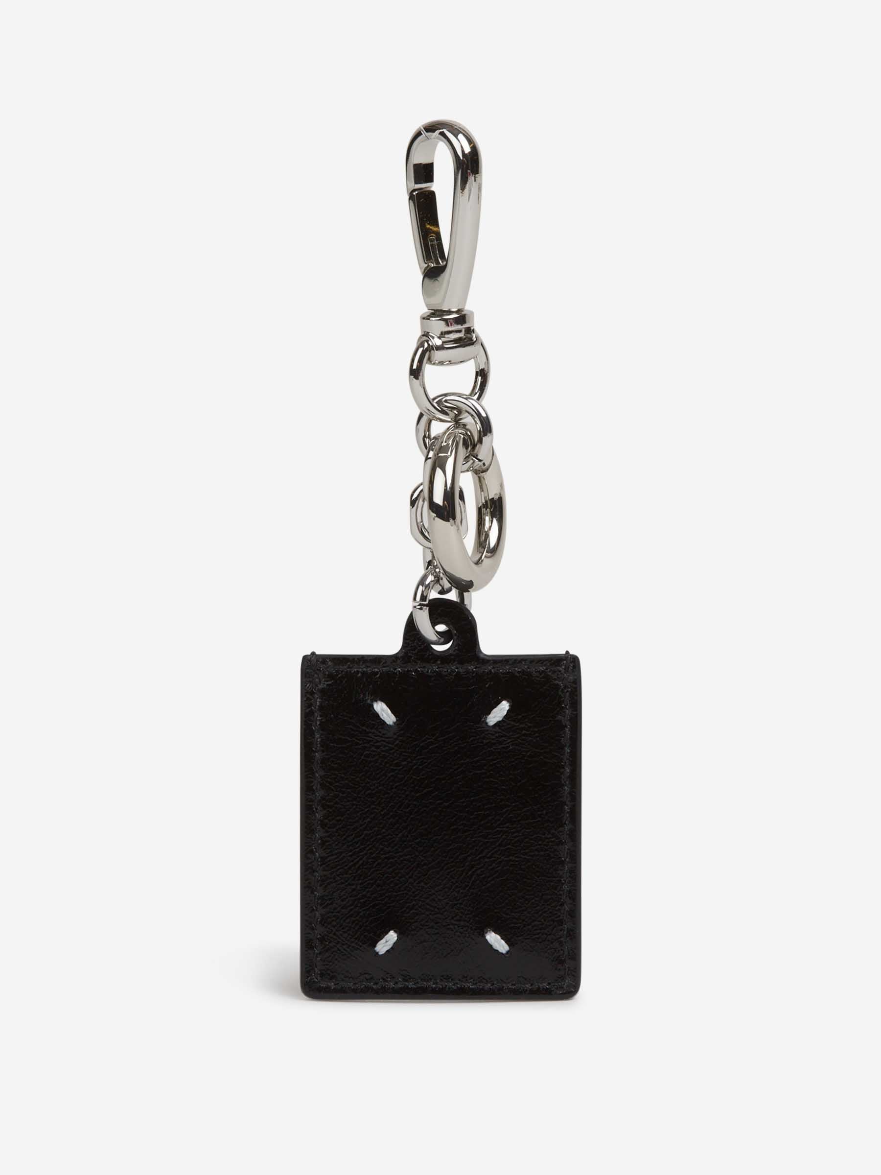 Keychain Charm Photo Maison margiela оригінал – Купити в Україні – вид ззаду