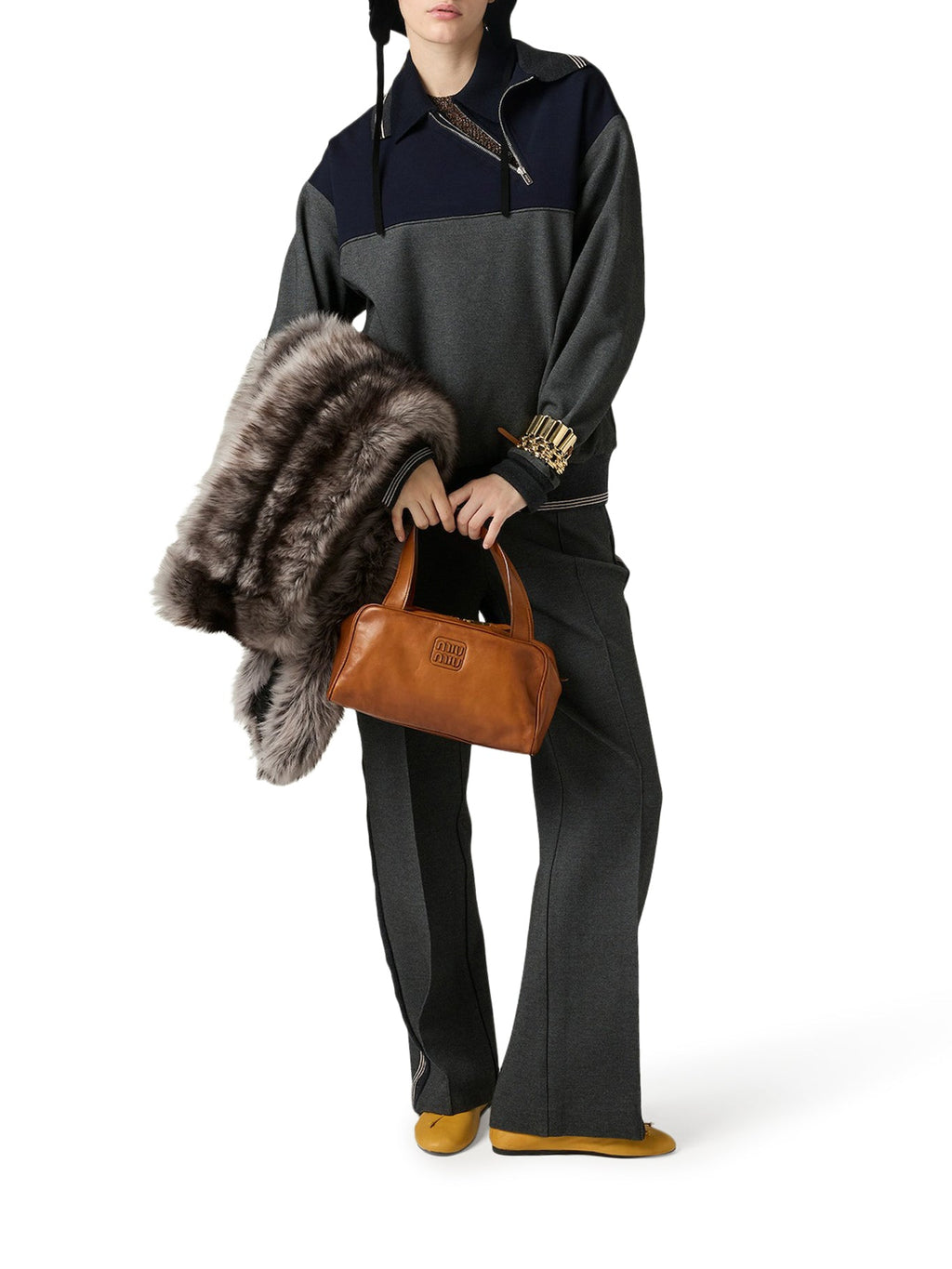 Оригінальна LEATHER TOP HANDLE BAG MIU MIU – вид ззаду