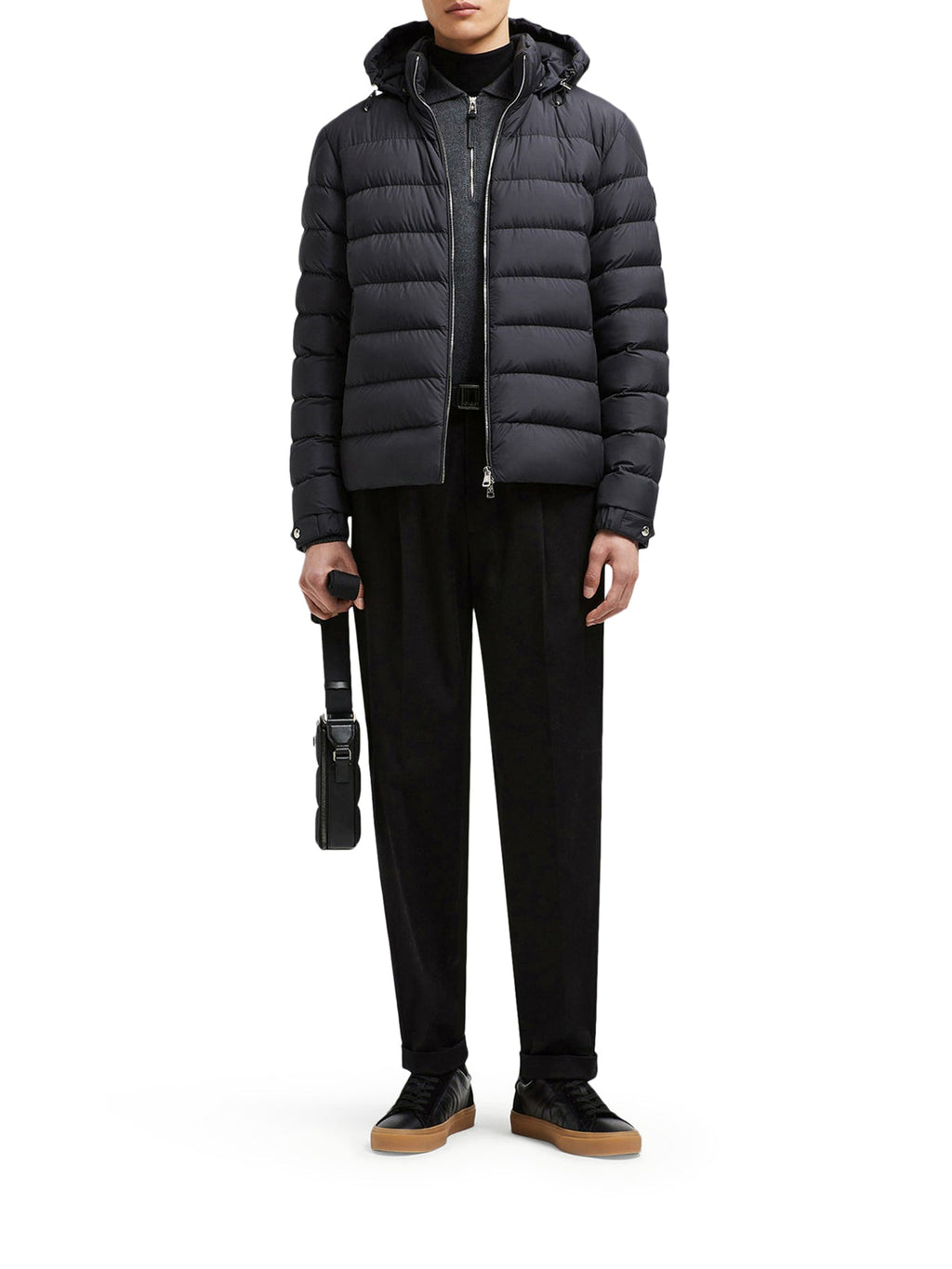 Arneb Short Down Jacket With Hood Moncler – Гарантія оригінальності – вид ззаду