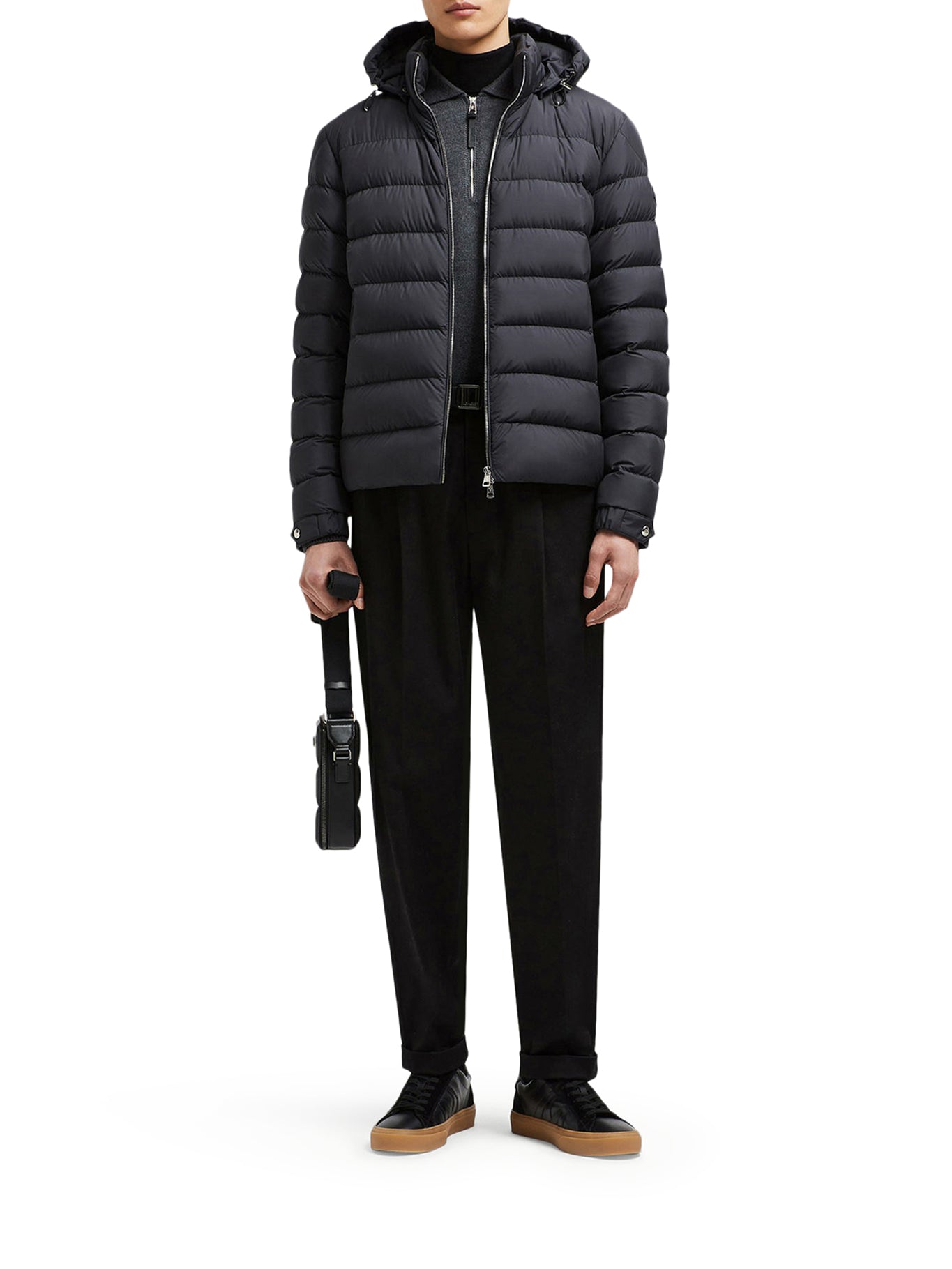 Arneb Short Down Jacket With Hood Moncler – Гарантія оригінальності – вид ззаду