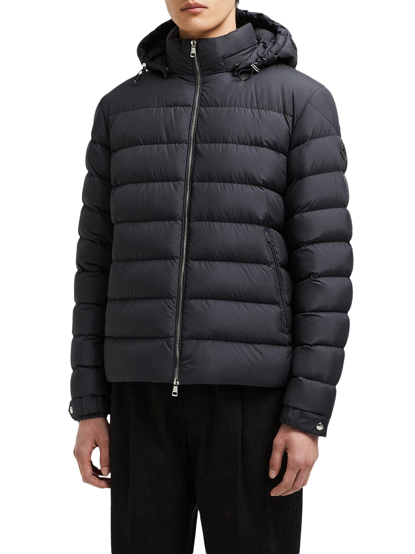 Arneb Short Down Jacket With Hood Moncler – Гарантія оригінальності – детальний вид