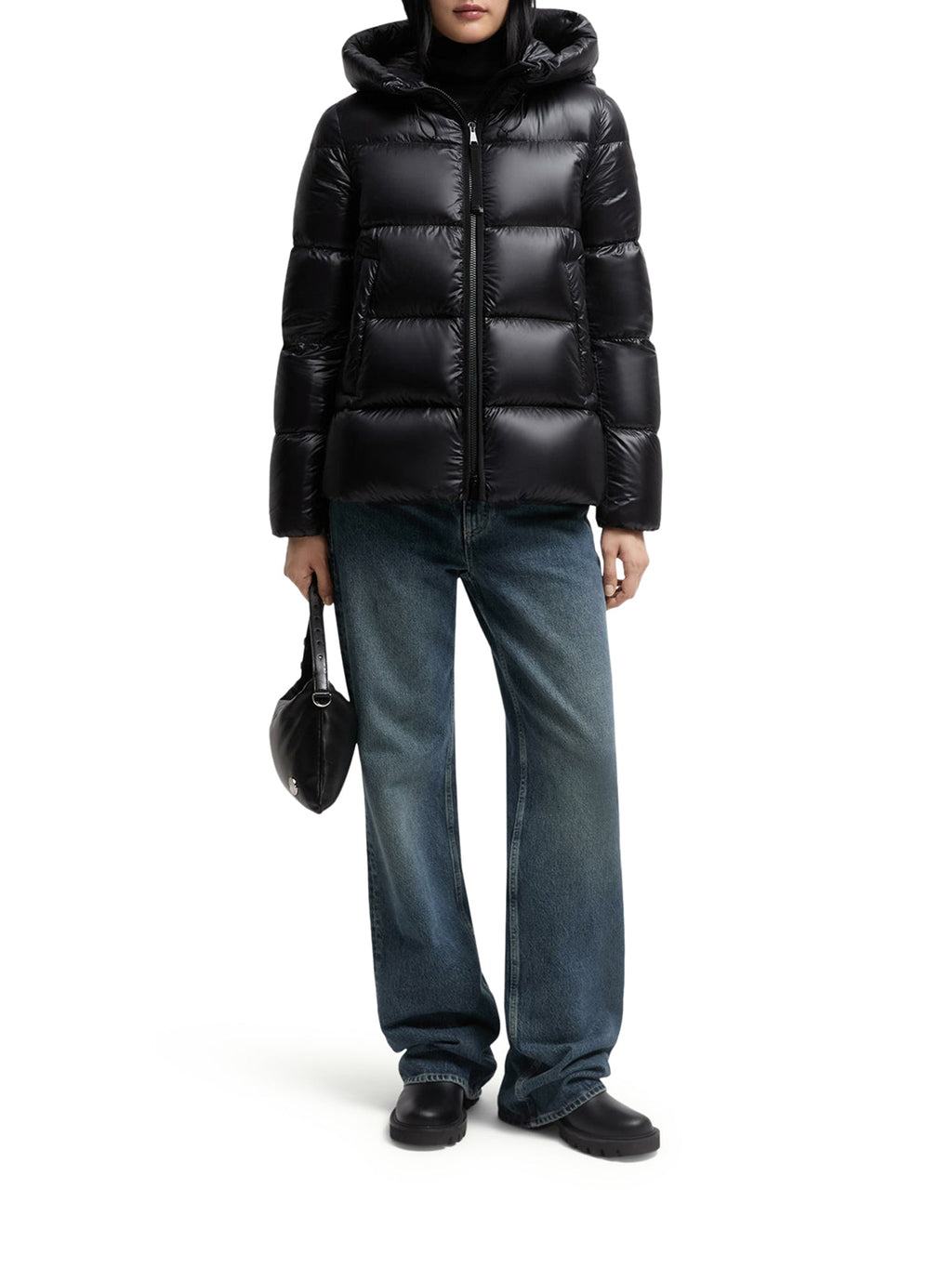 Оригінальна Serittes Short Down Jacket With Hood Moncler – вид ззаду