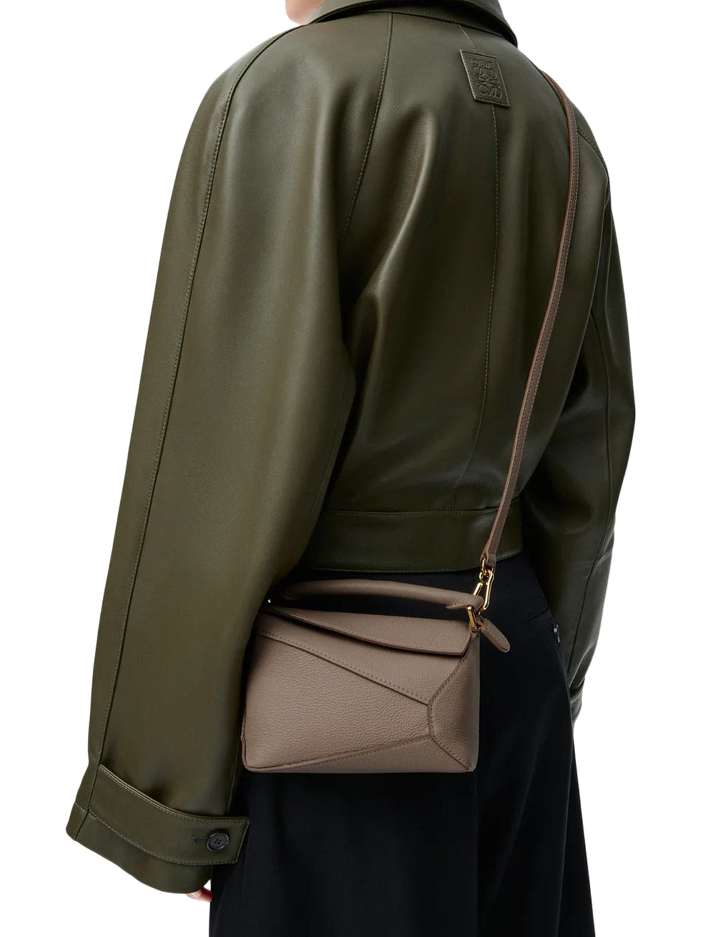 Puzzle Edge Mini Bag In Grenade Leather Loewe – Гарантія оригінальності – детальний вид