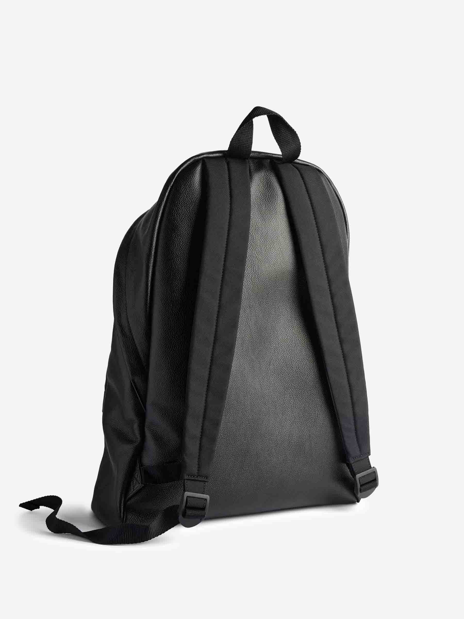 Explorer Leather Backpack Balenciaga – Гарантія оригінальності – детальний вид