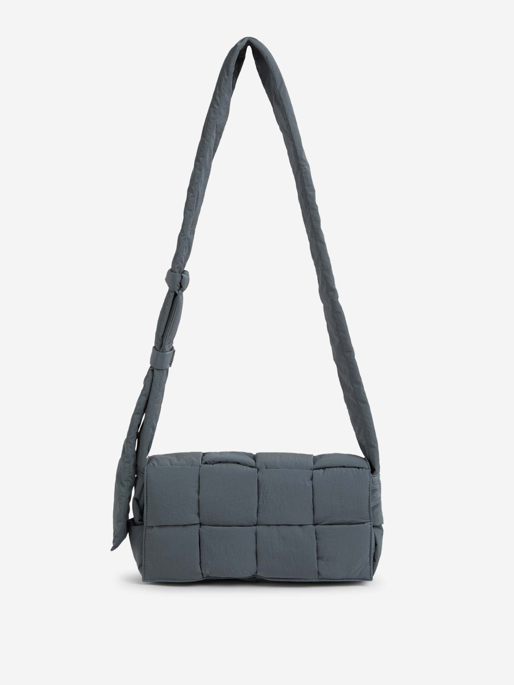 Cassette Shoulder Bag Bottega veneta оригінал – Купити в Україні – боковий вид