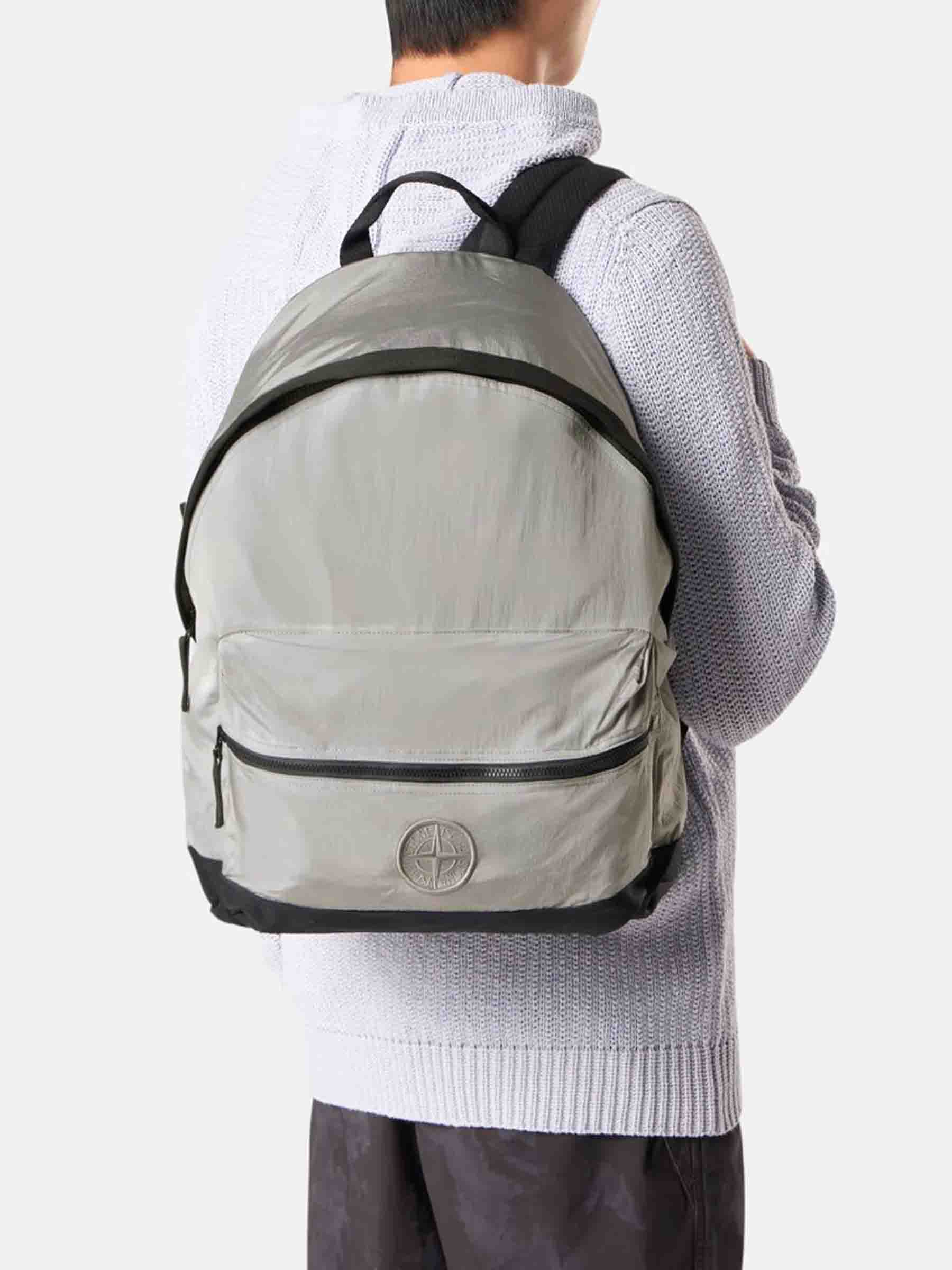 Оригінальна Econyl Nylon Backpack Stone island – вид ззаду - STONE ISLAND