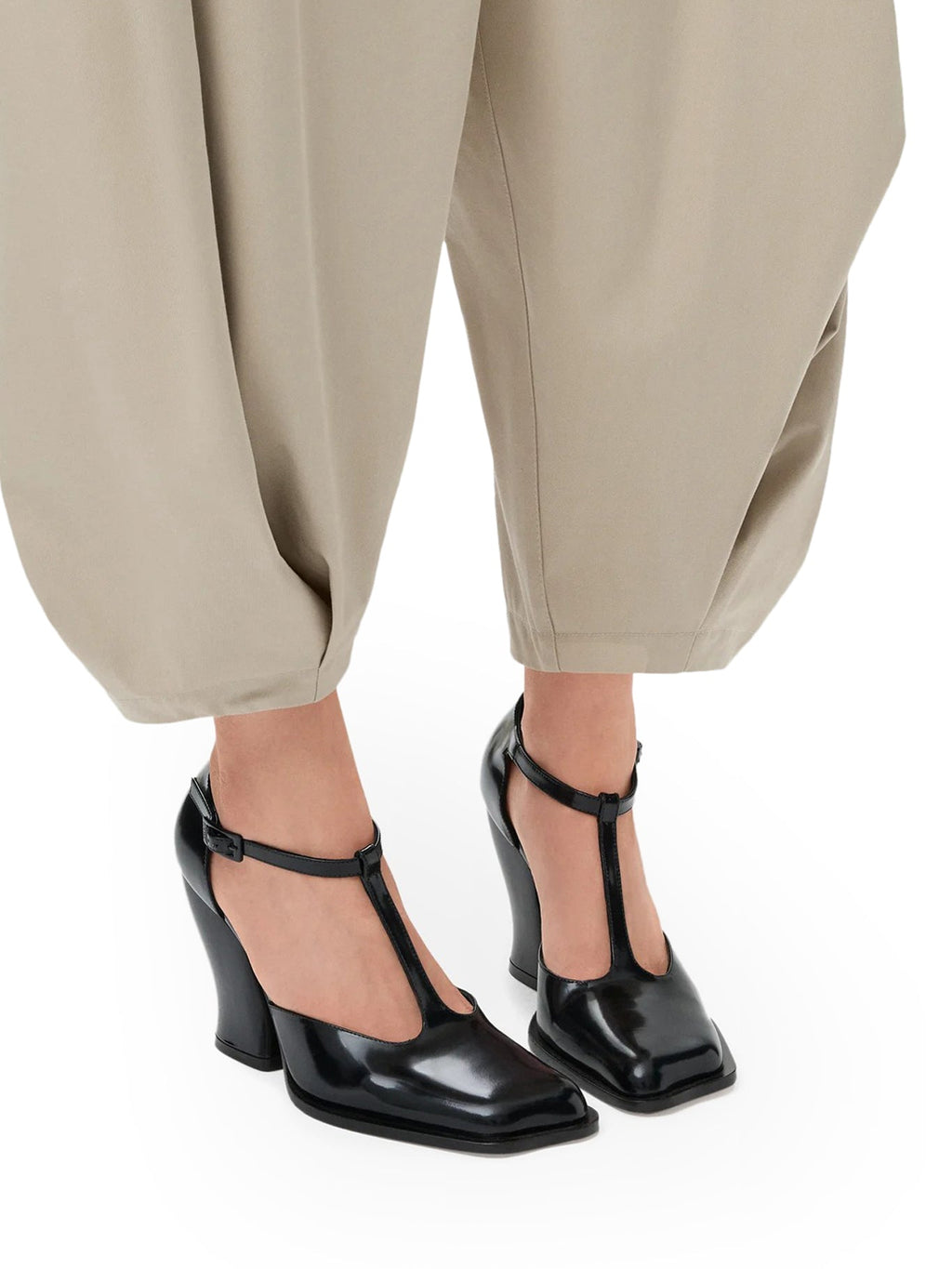 T-BAR WAVE DÉCOLLETÉ IN BRUSHED CALFSKIN LOEWE оригінал – Купити в Україні – вид ззаду