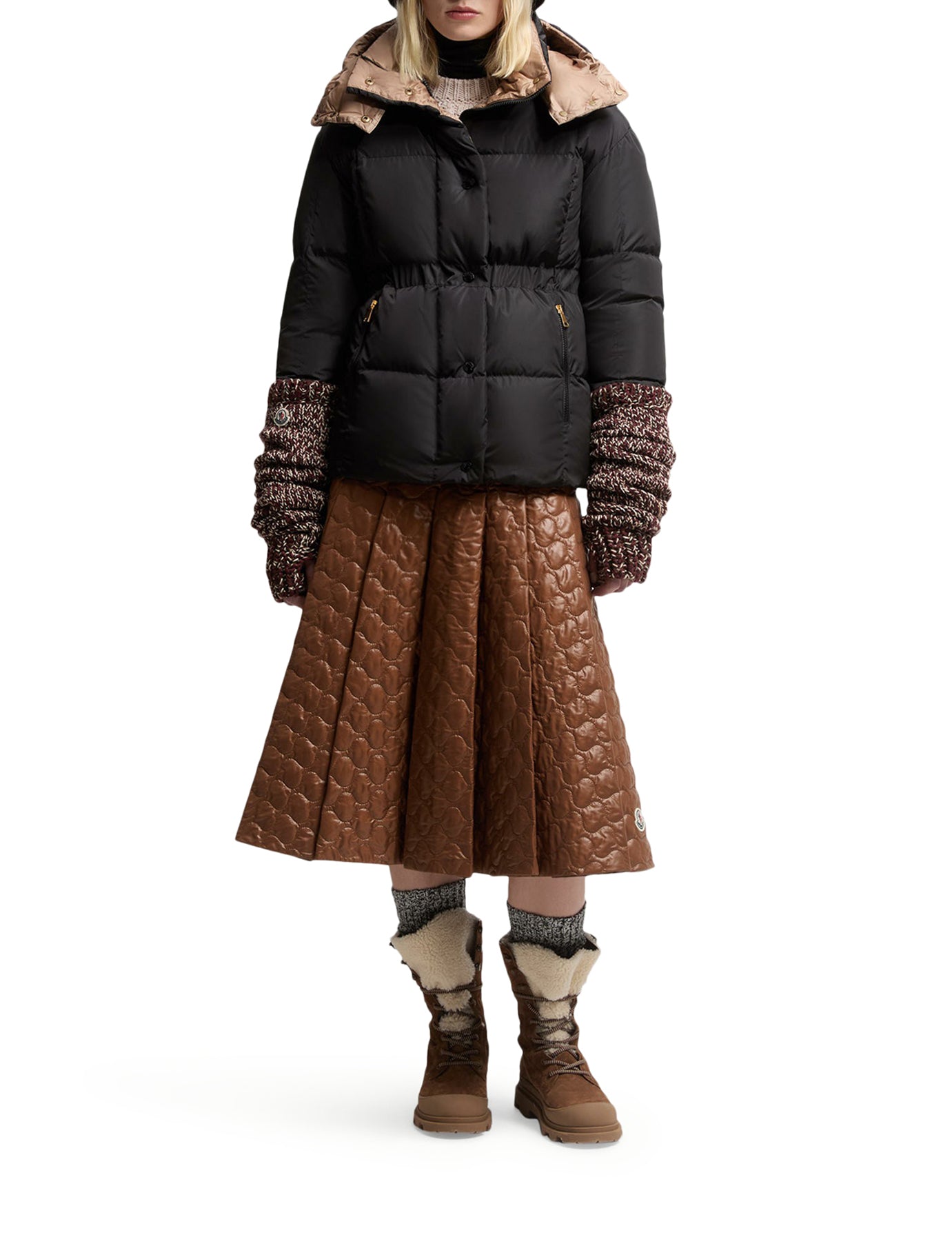 Оригінальна Short Down Jacket With Hood And Checked Quilting Agneux Moncler – вид ззаду