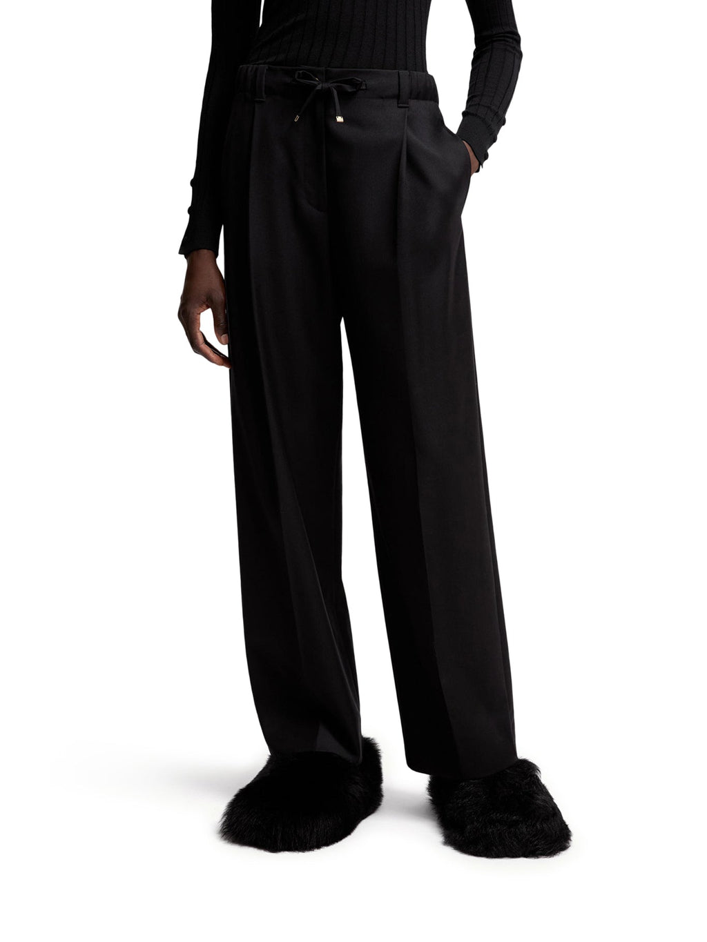 Tailored Wool Gabardine Trousers Moncler – Гарантія оригінальності – детальний вид
