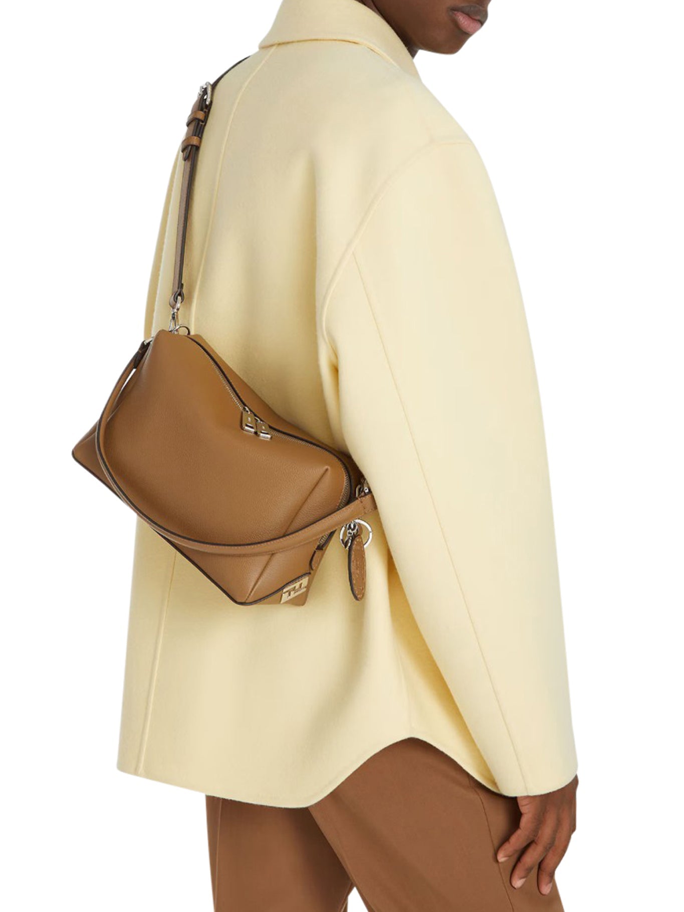 Оригінальна Medium Leather Bag Fendi – детальний вид