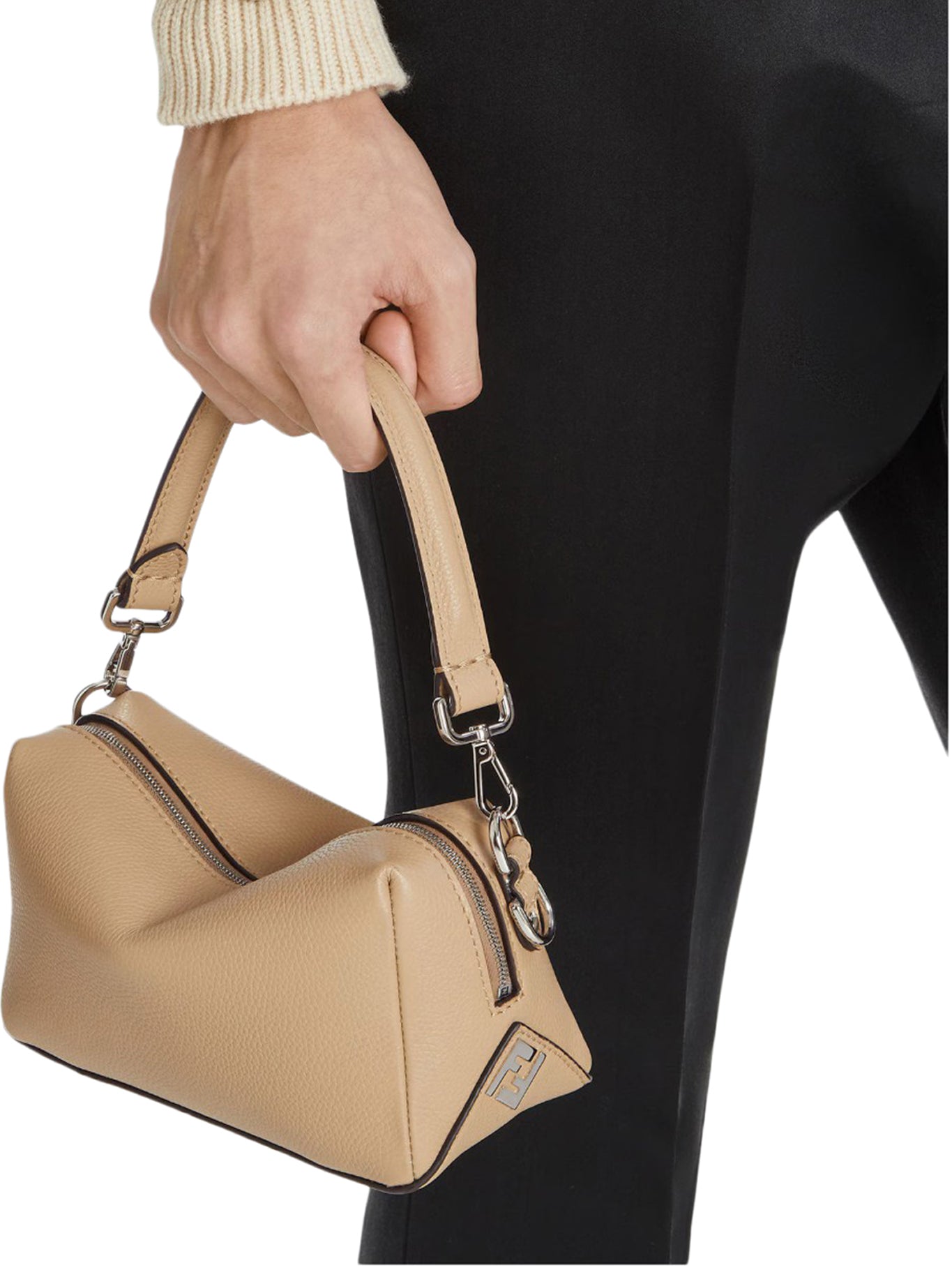 Оригінальна Small Leather Bag Fendi – детальний вид