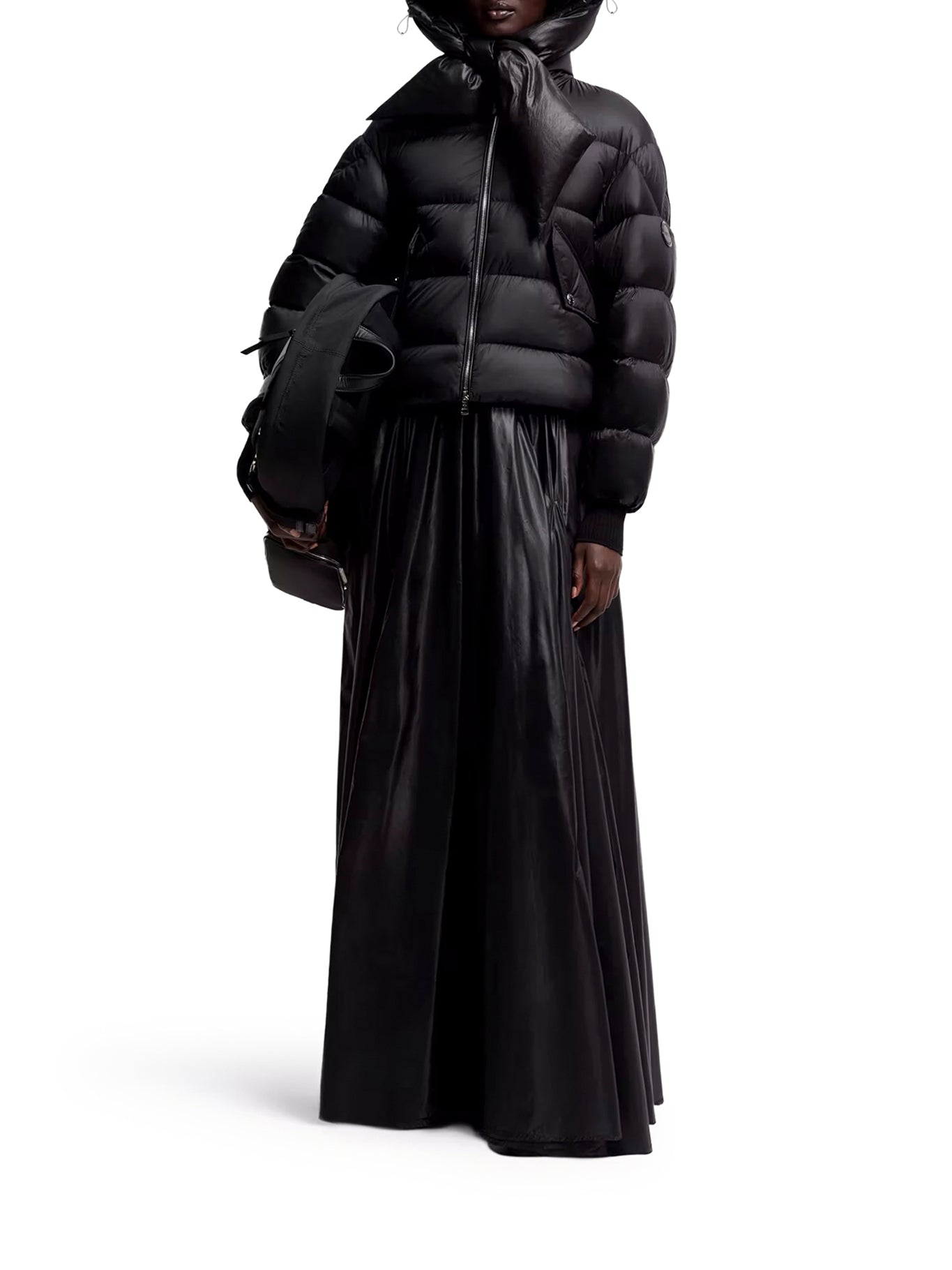 Оригінальна X Ee72 Blas Short Down Jacket By Edward Enninful Moncler – вид ззаду