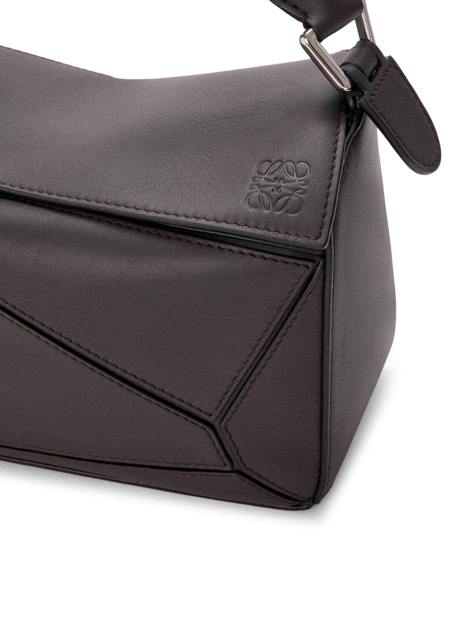 Futurist Cat Small Puzzle Bag In Calfskin Loewe оригінал – Купити в Україні – вид ззаду