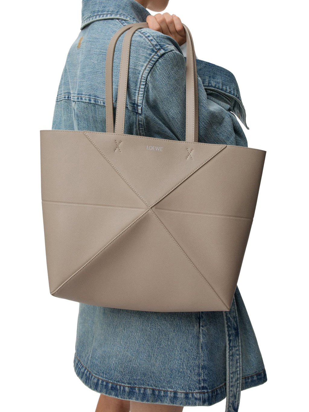 Medium Puzzle Fold Horizontal Tote Bag In Grained Calfskin Loewe – Гарантія оригінальності – вид ззаду