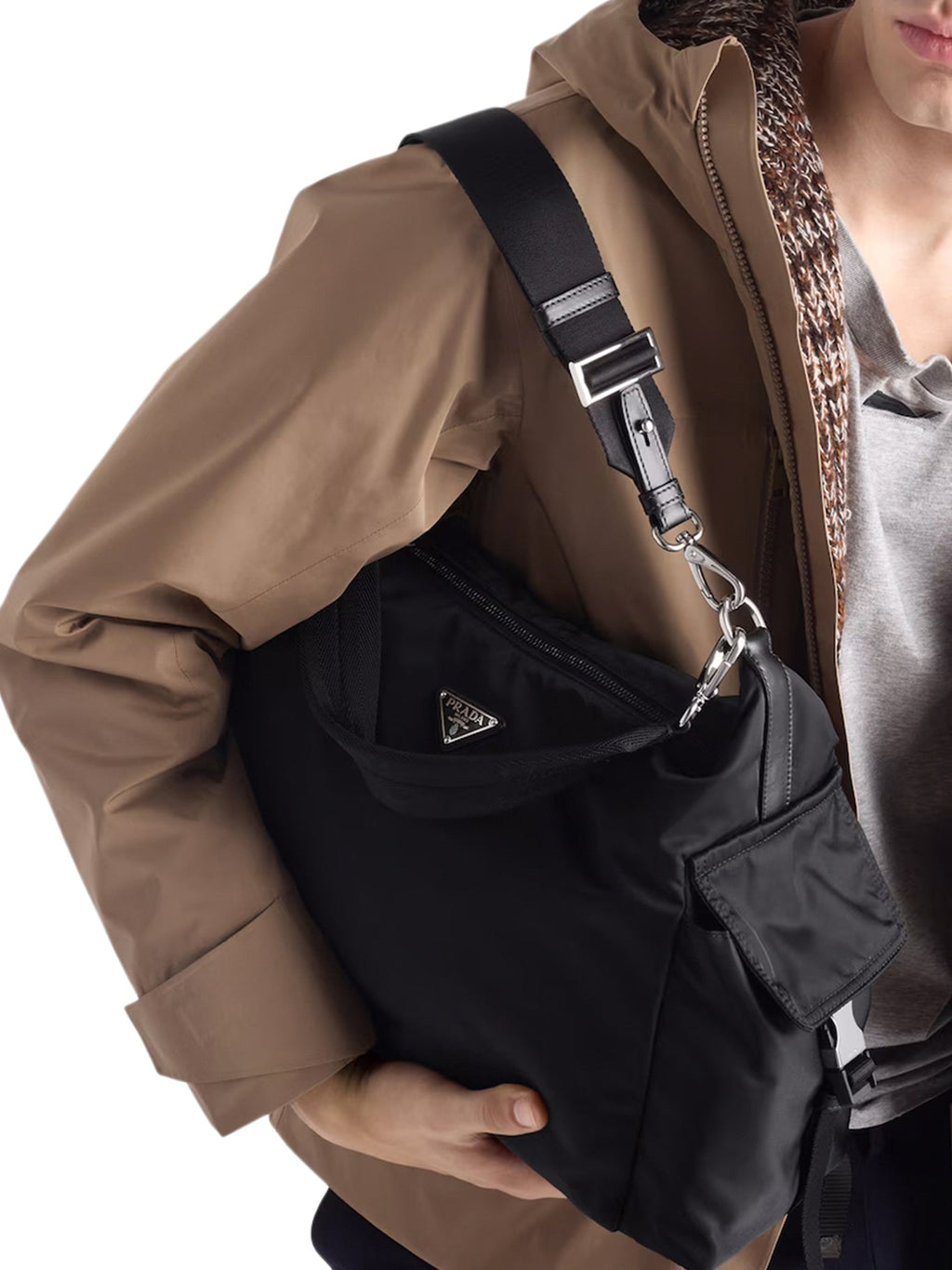 Explore Bag In Re-Nylon And Leather Prada – Гарантія оригінальності – детальний вид