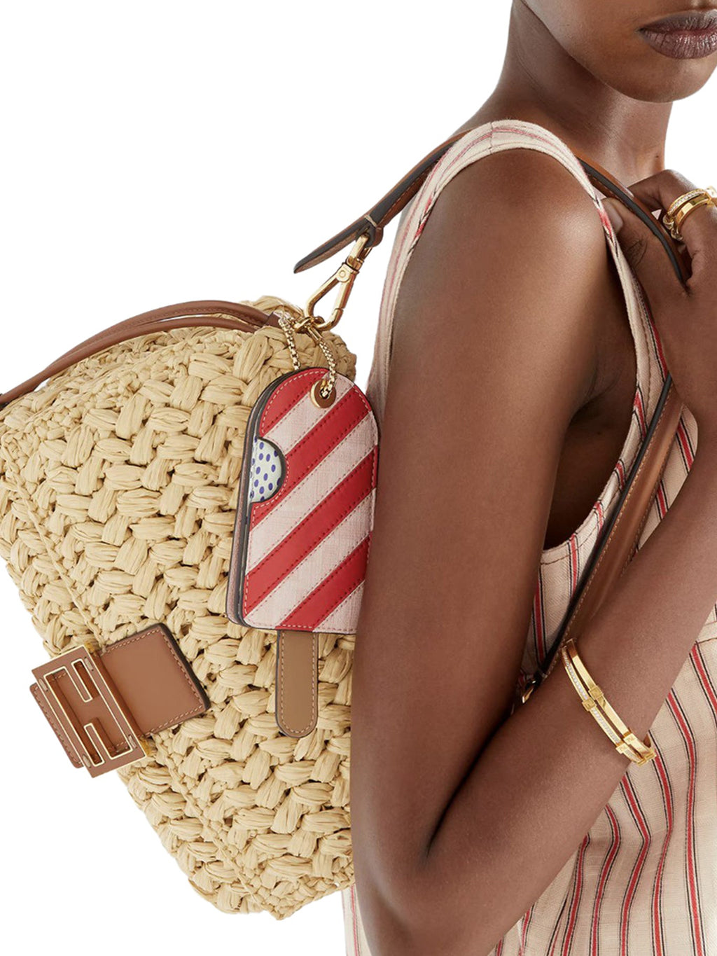 Оригінальна Medium Mamma Baguette Bag In Woven Raffia Fendi – детальний вид