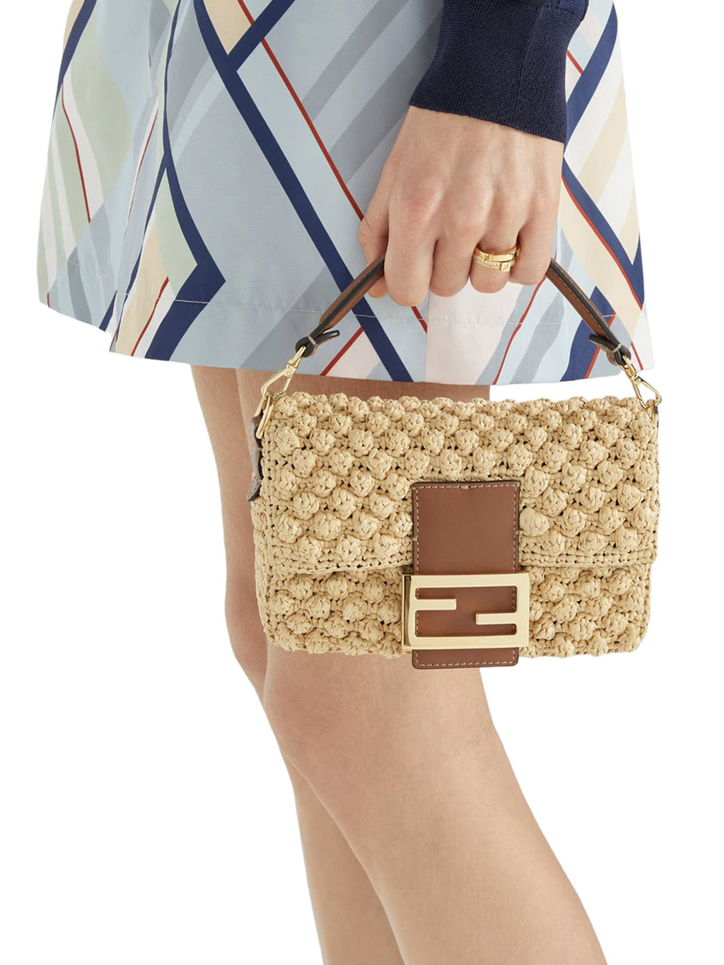 Mini Baguette Bag In Raffia With A Hazelnut Stitch Fendi – Гарантія оригінальності – вид ззаду