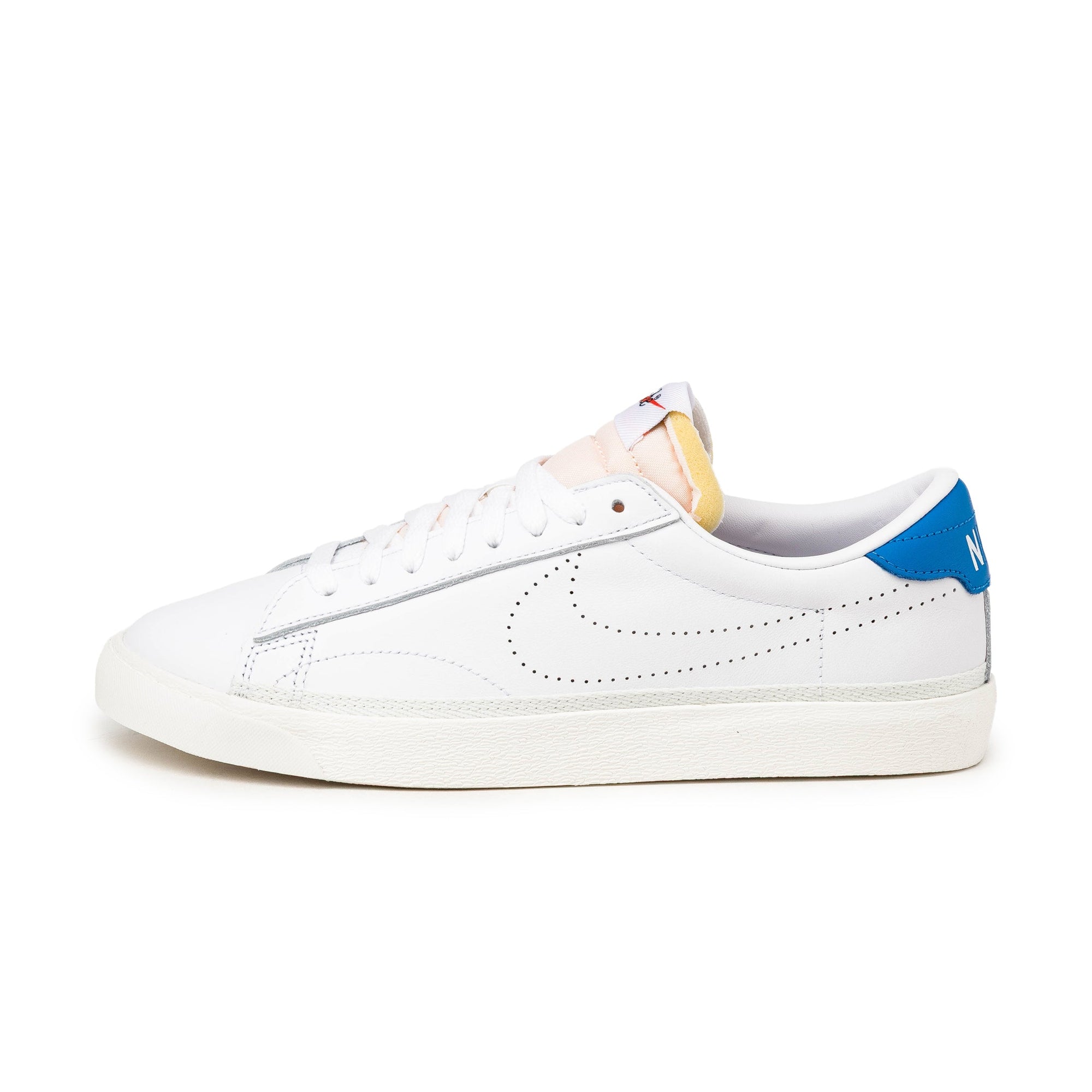 Tennis Classic Ac Nike оригінал – Купити в Україні – боковий вид