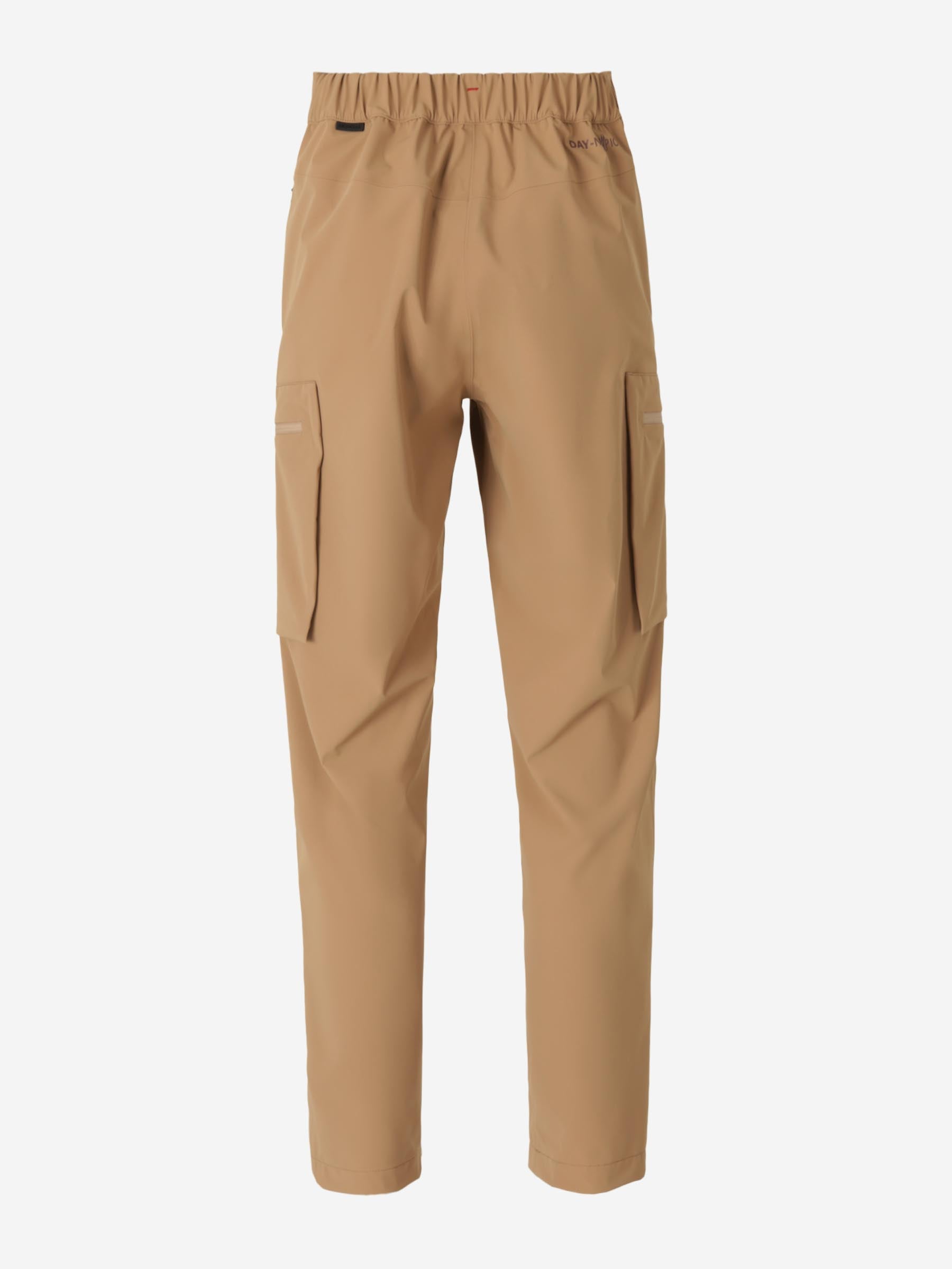 Technical Cargo Pants Moncler оригінал – Купити в Україні – вид ззаду - MONCLER