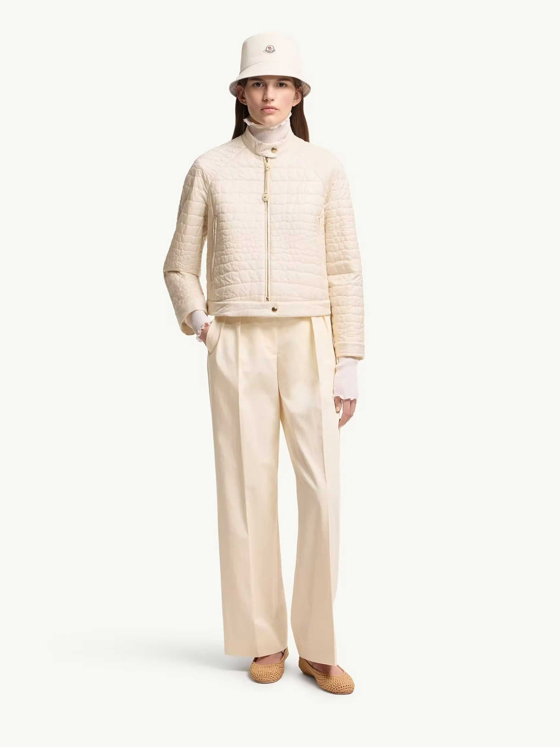 Straight Leg Trousers With Pleats Moncler – Гарантія оригінальності – вид ззаду