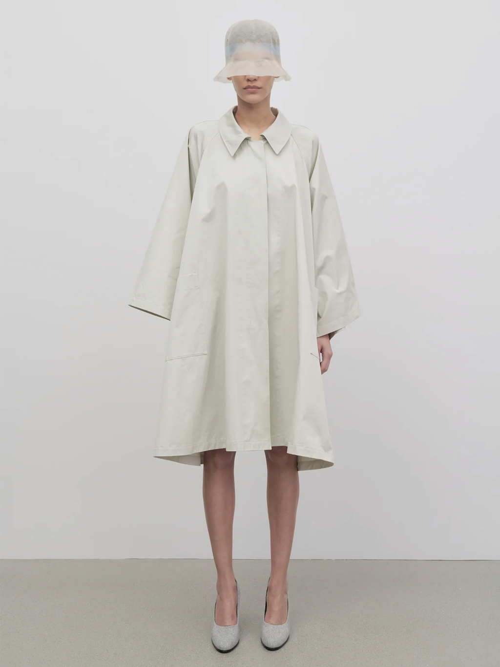 Оригінальна Leinster Trench Coat The row – вид ззаду
